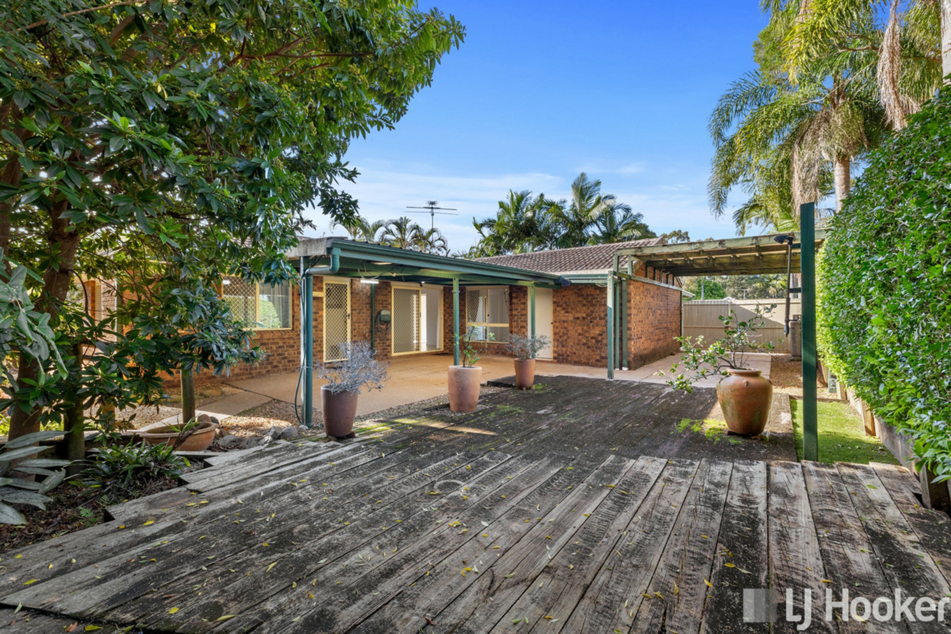 2 Gleneagles Court, REDLAND BAY