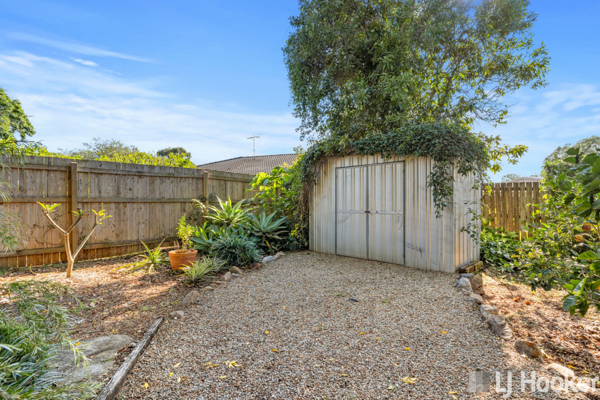 2 Gleneagles Court, REDLAND BAY
