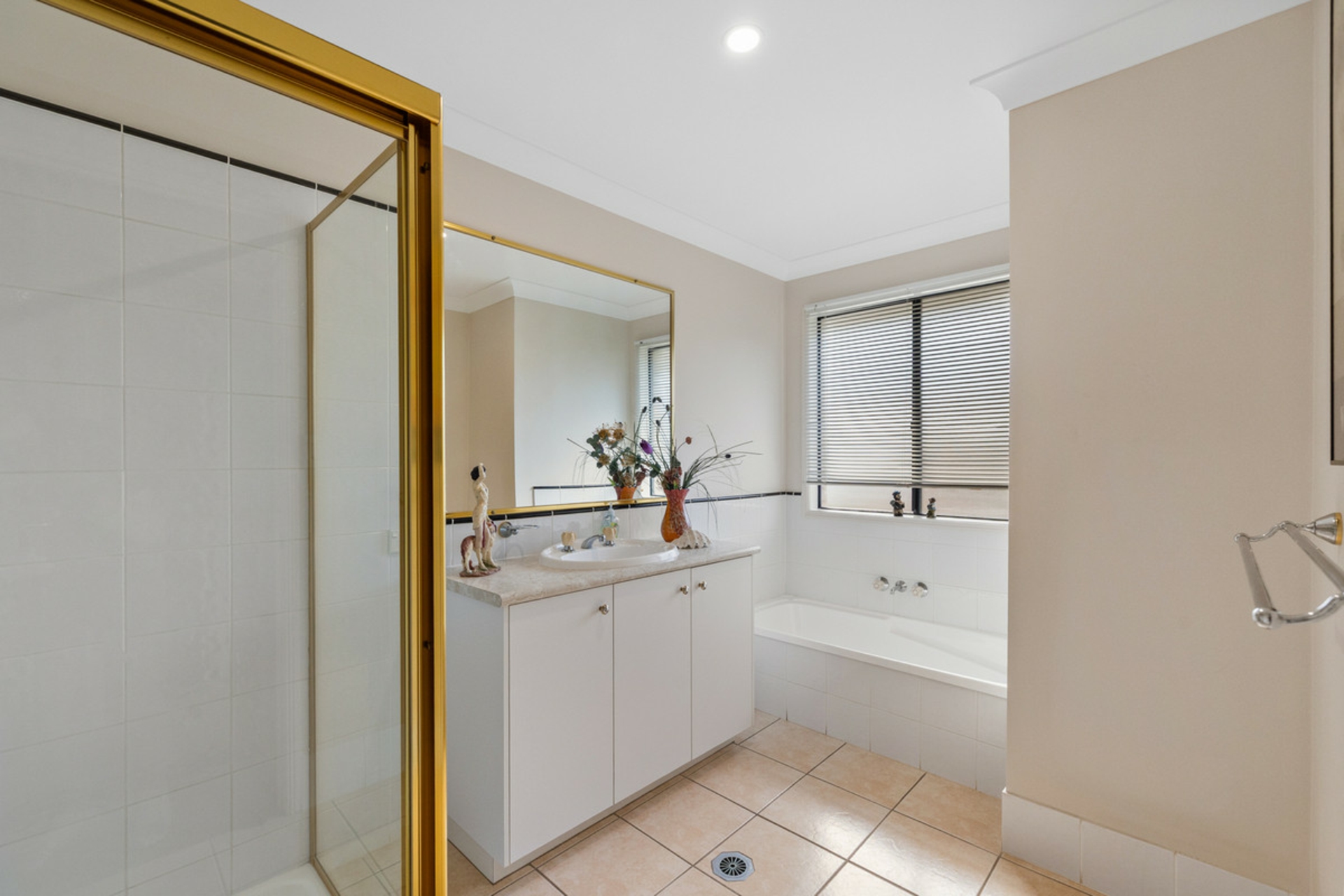 22 Cliftonville Place, REDLAND BAY