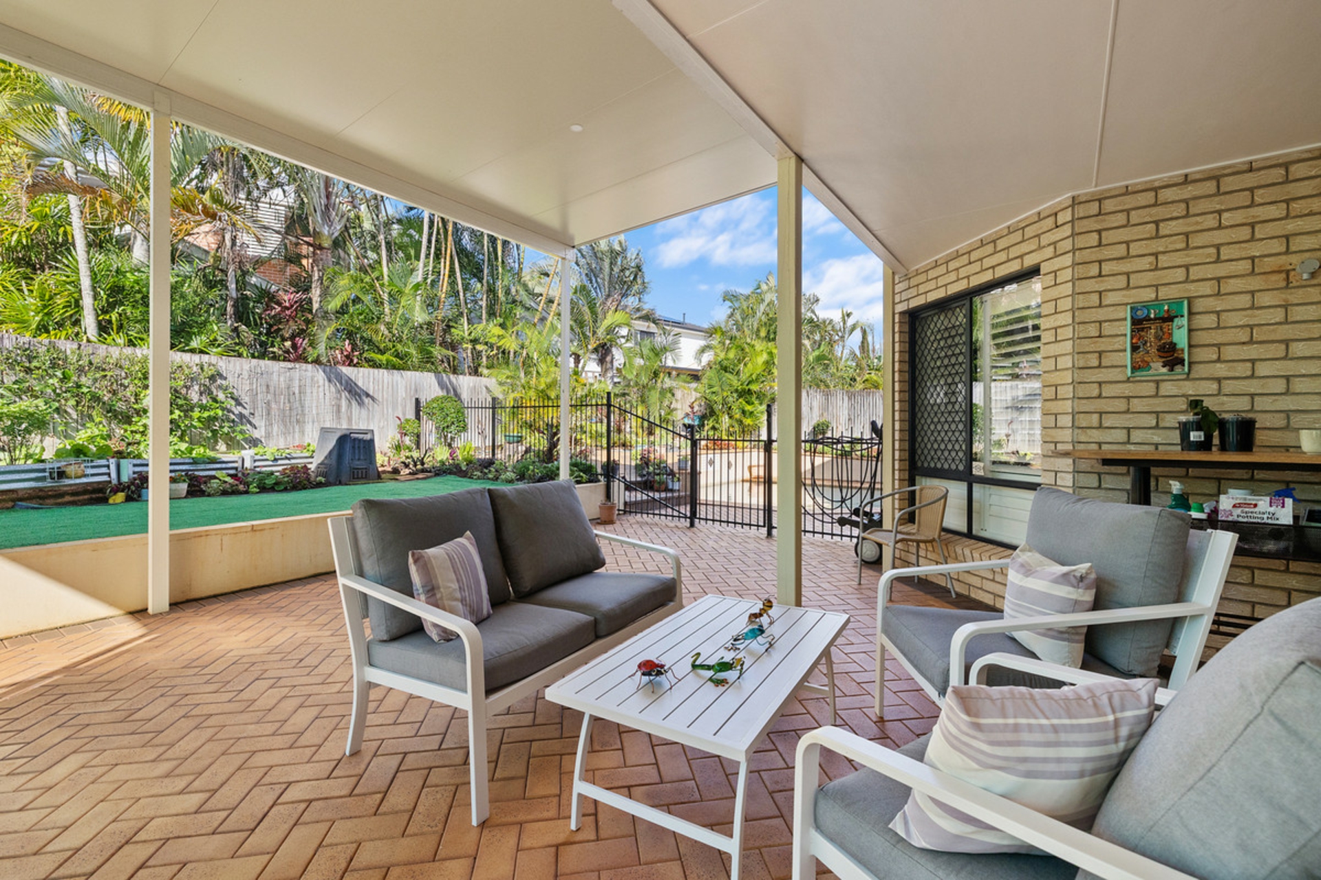 22 Cliftonville Place, REDLAND BAY