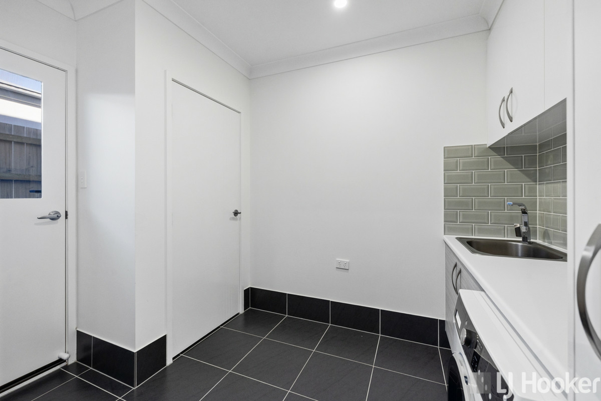 31 Highgrove Street, THORNLANDS