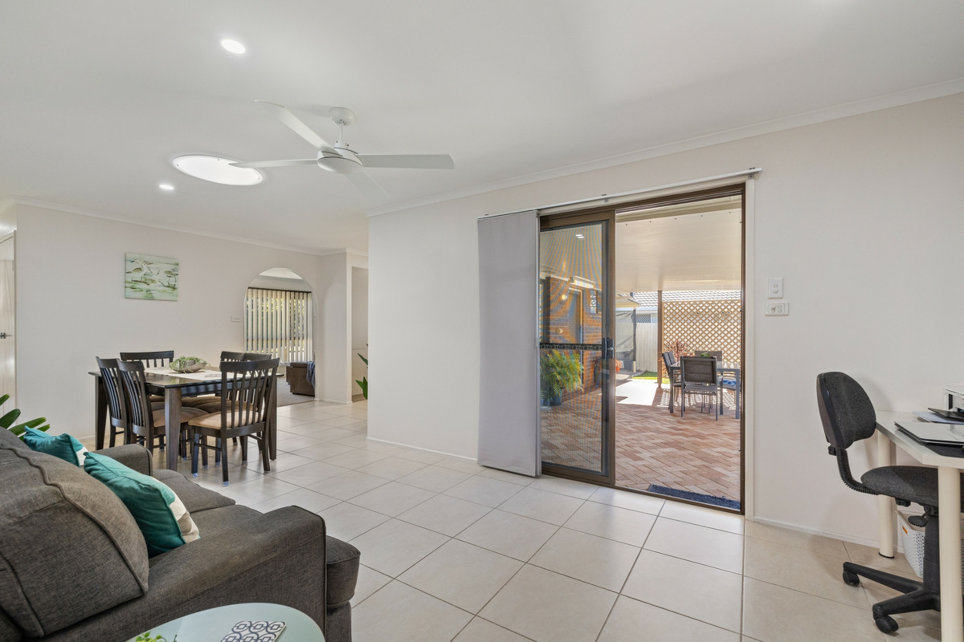 55 Agnes Street, BIRKDALE