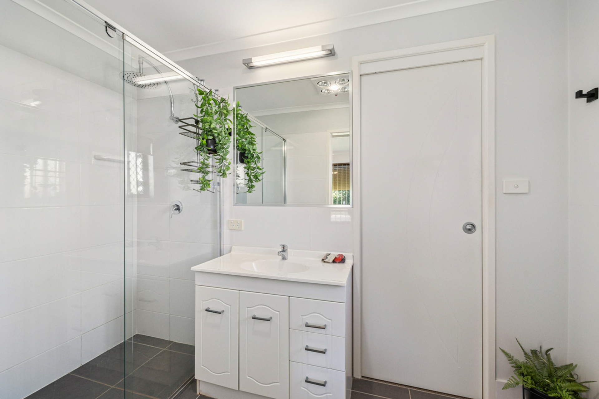 55 Agnes Street, BIRKDALE