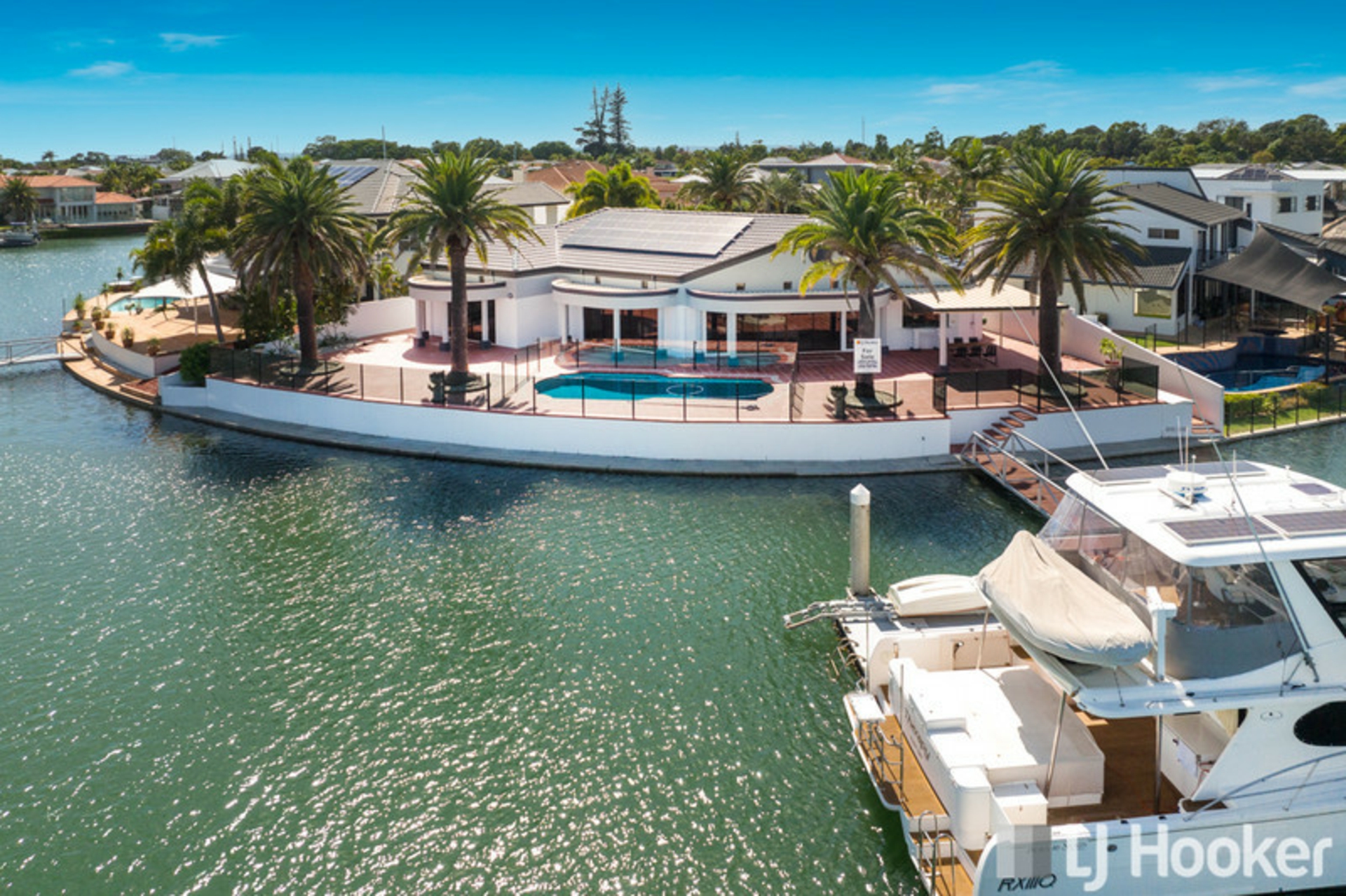 13 Carling Court, RABY BAY