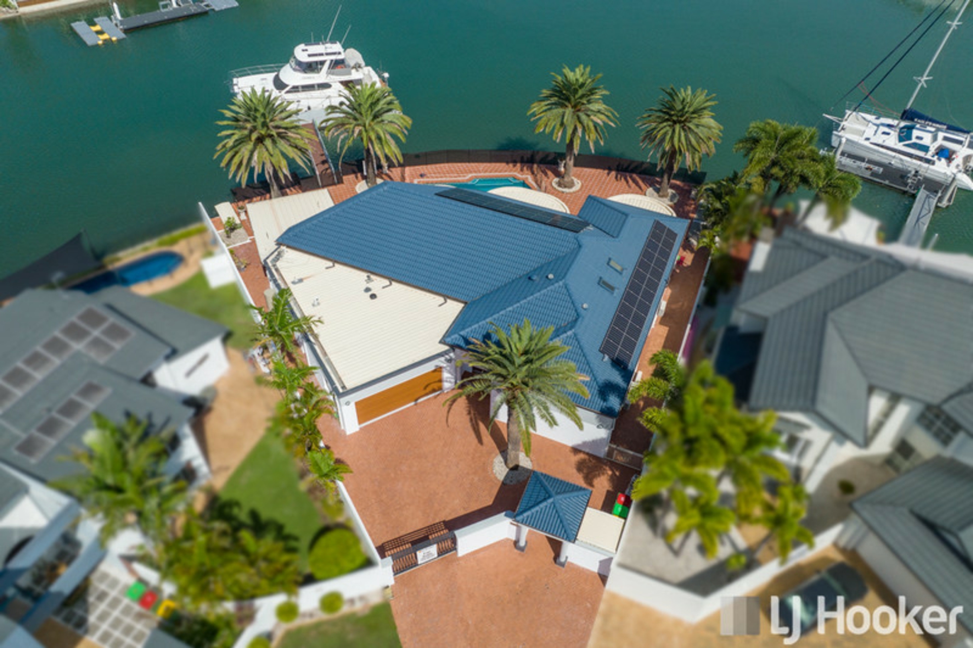 13 Carling Court, RABY BAY