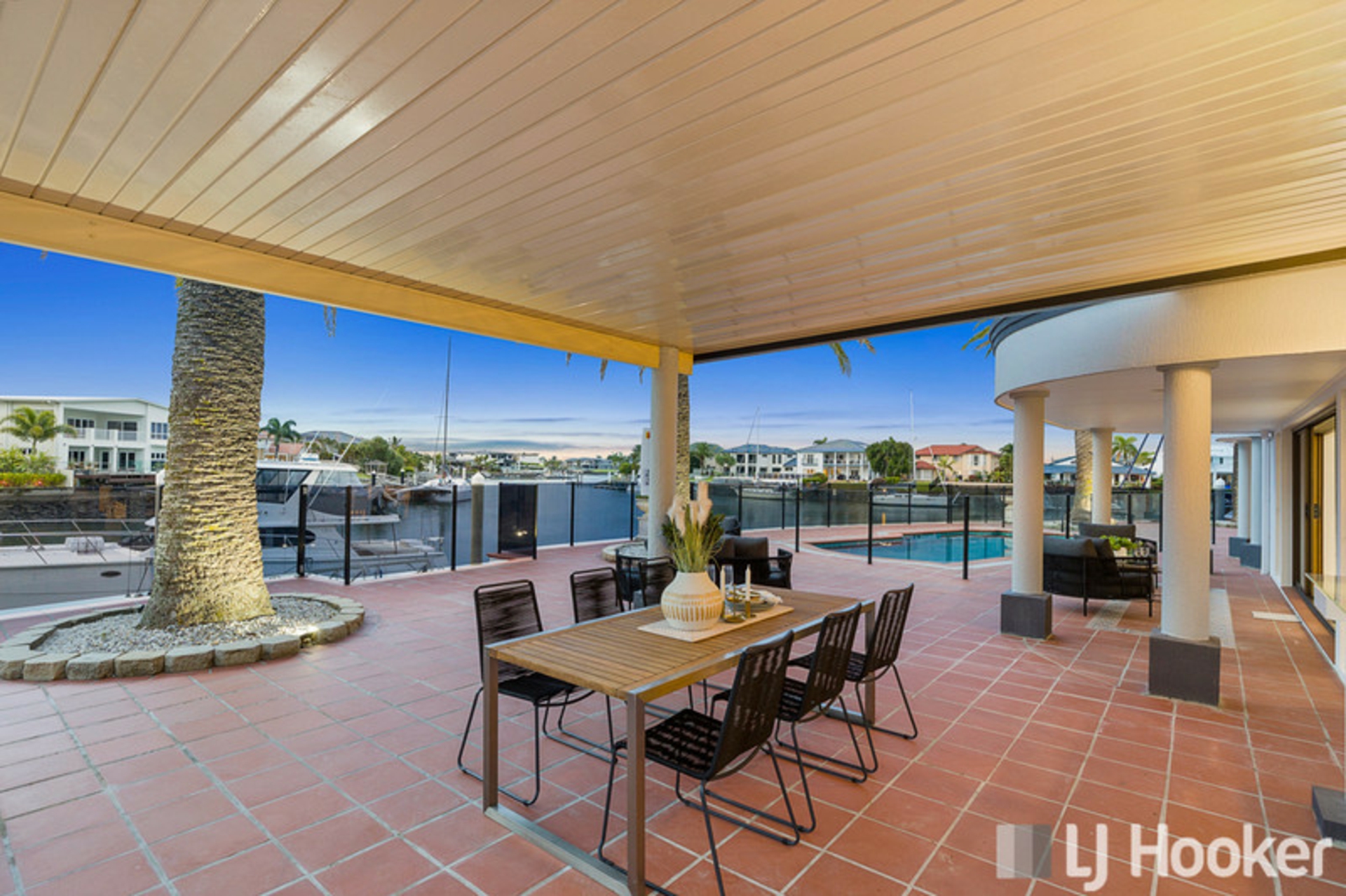 13 Carling Court, RABY BAY