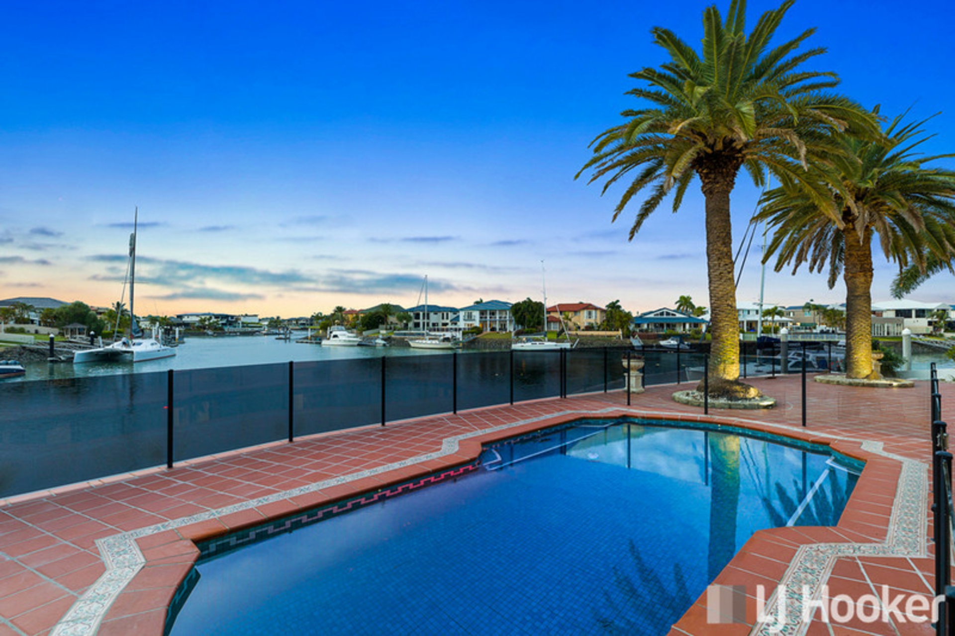 13 Carling Court, RABY BAY