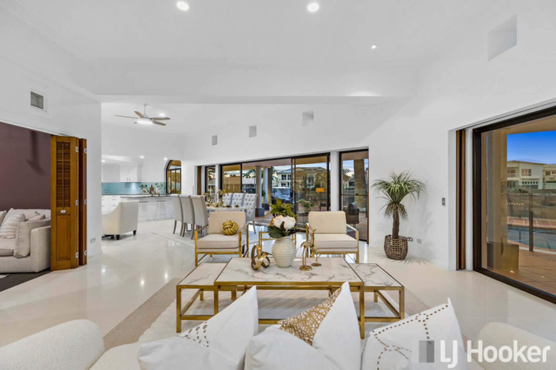 13 Carling Court, RABY BAY