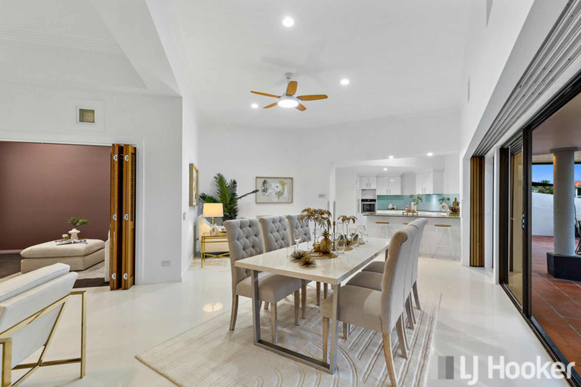 13 Carling Court, RABY BAY