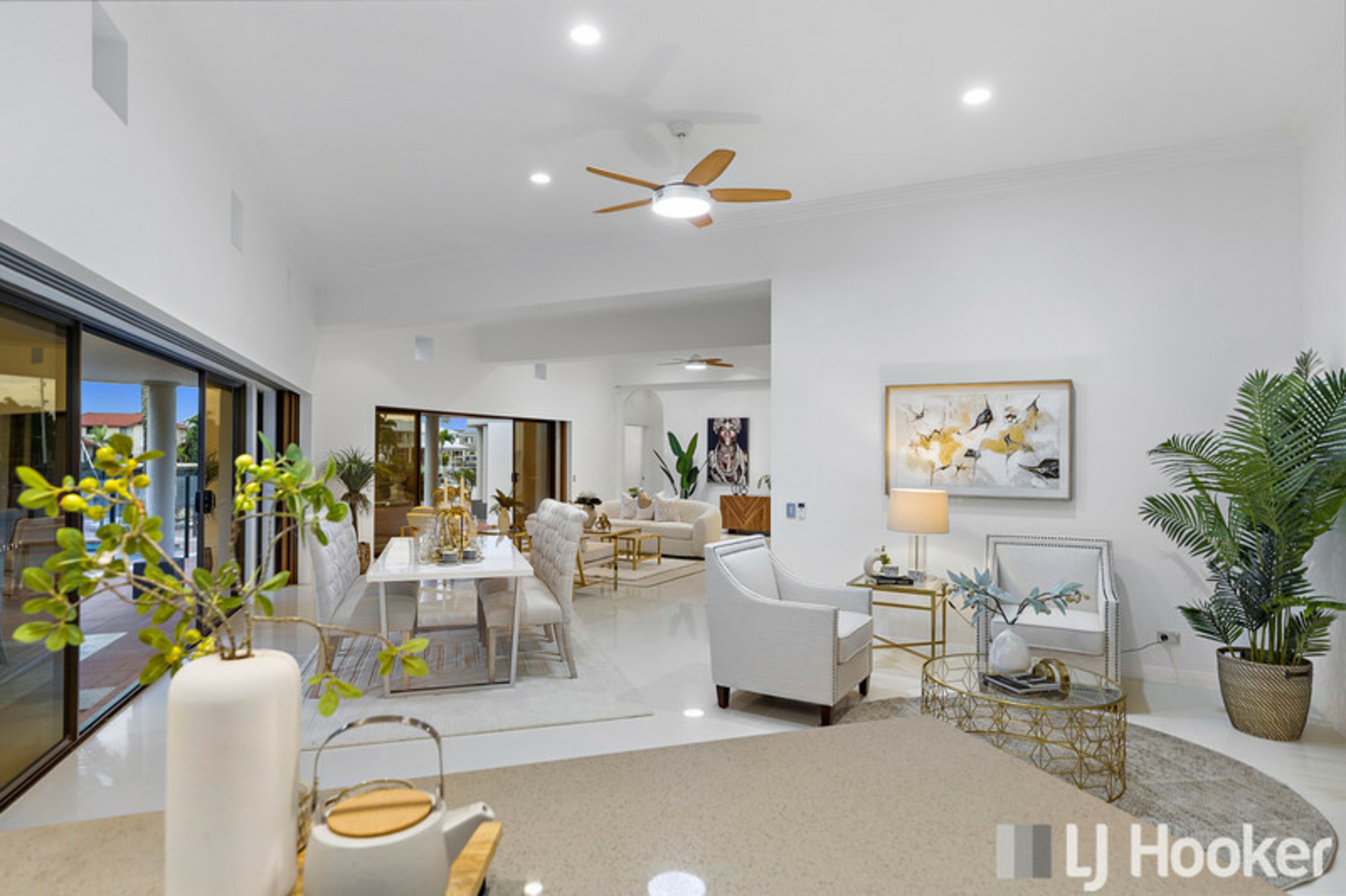 13 Carling Court, RABY BAY