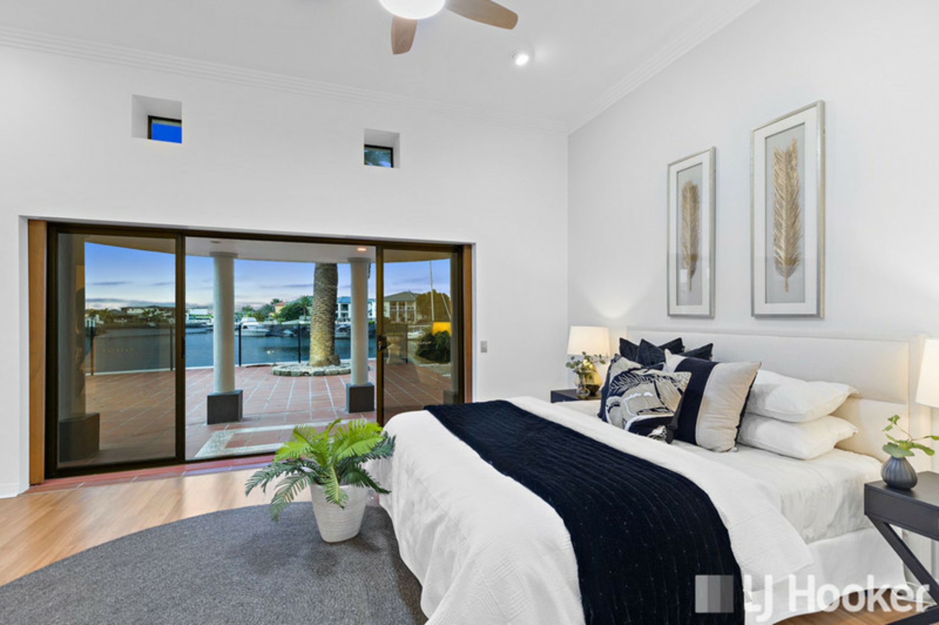 13 Carling Court, RABY BAY