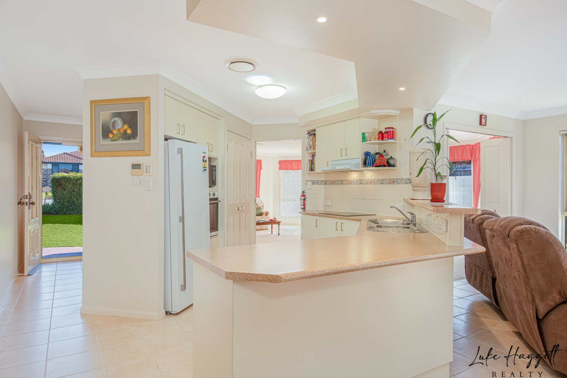 46 Clive Road, BIRKDALE
