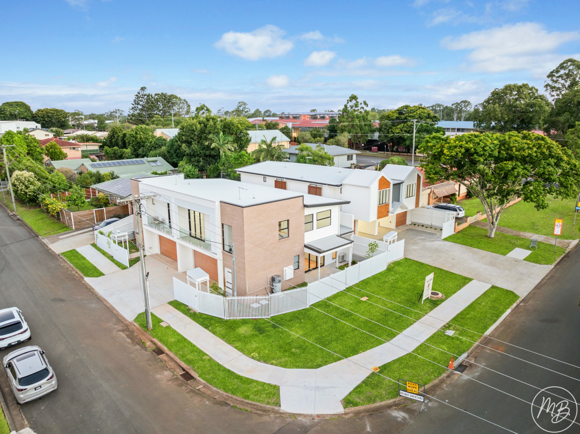 2/1 Angela Crescent — photo 4 of 30
