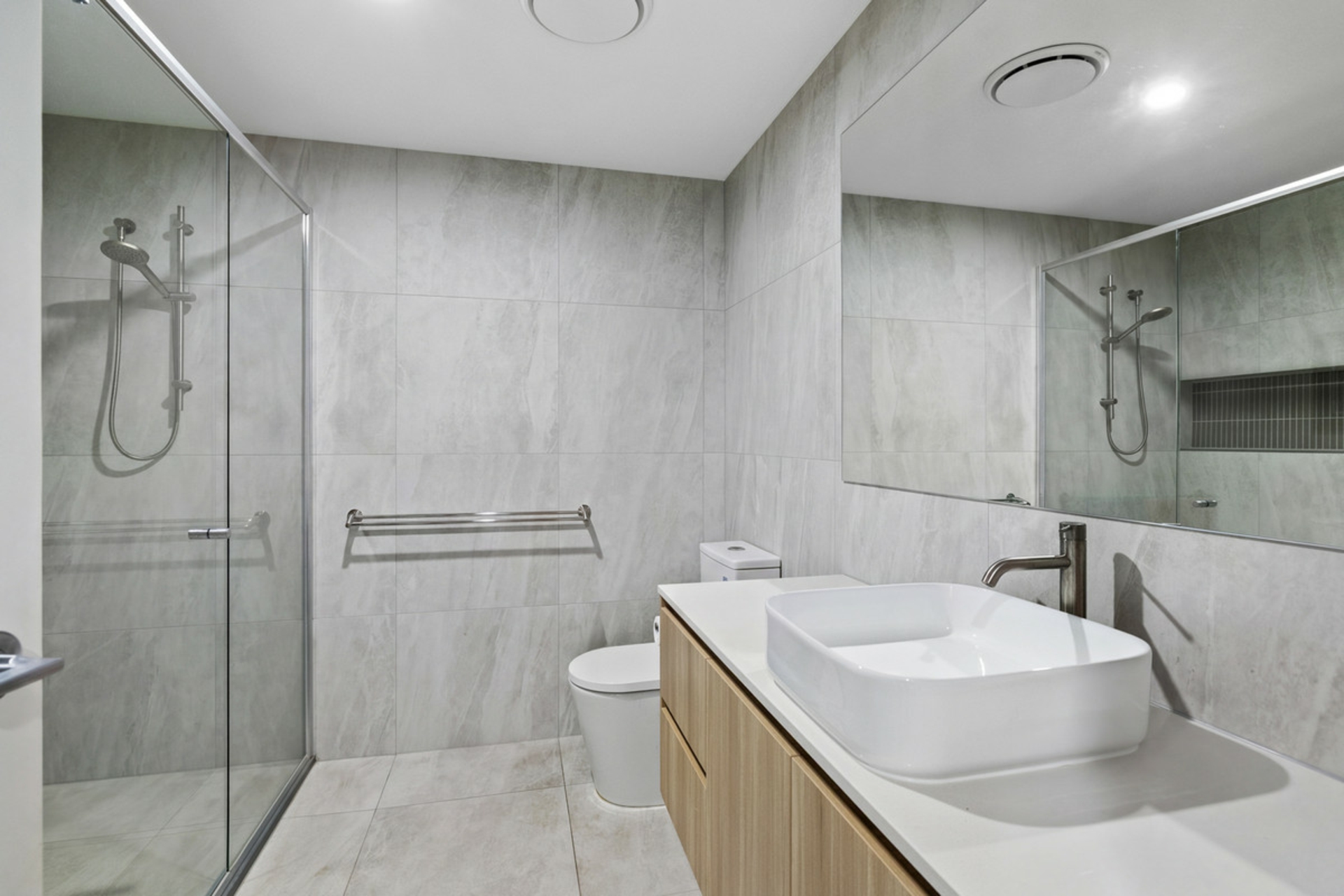 6/136 Broadwater Terrace — photo 8 of 15