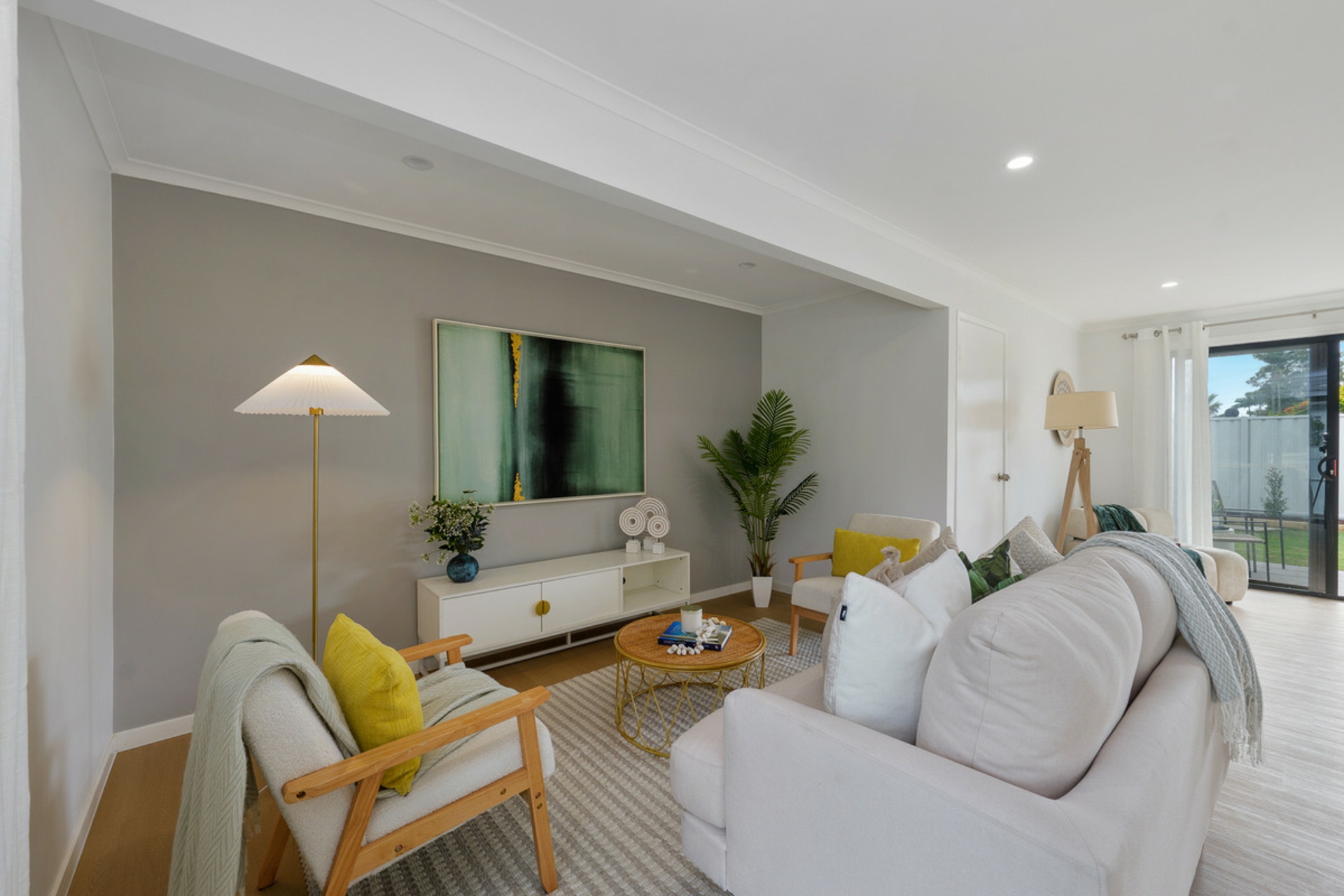 38 Surman Street East — photo 6 of 28