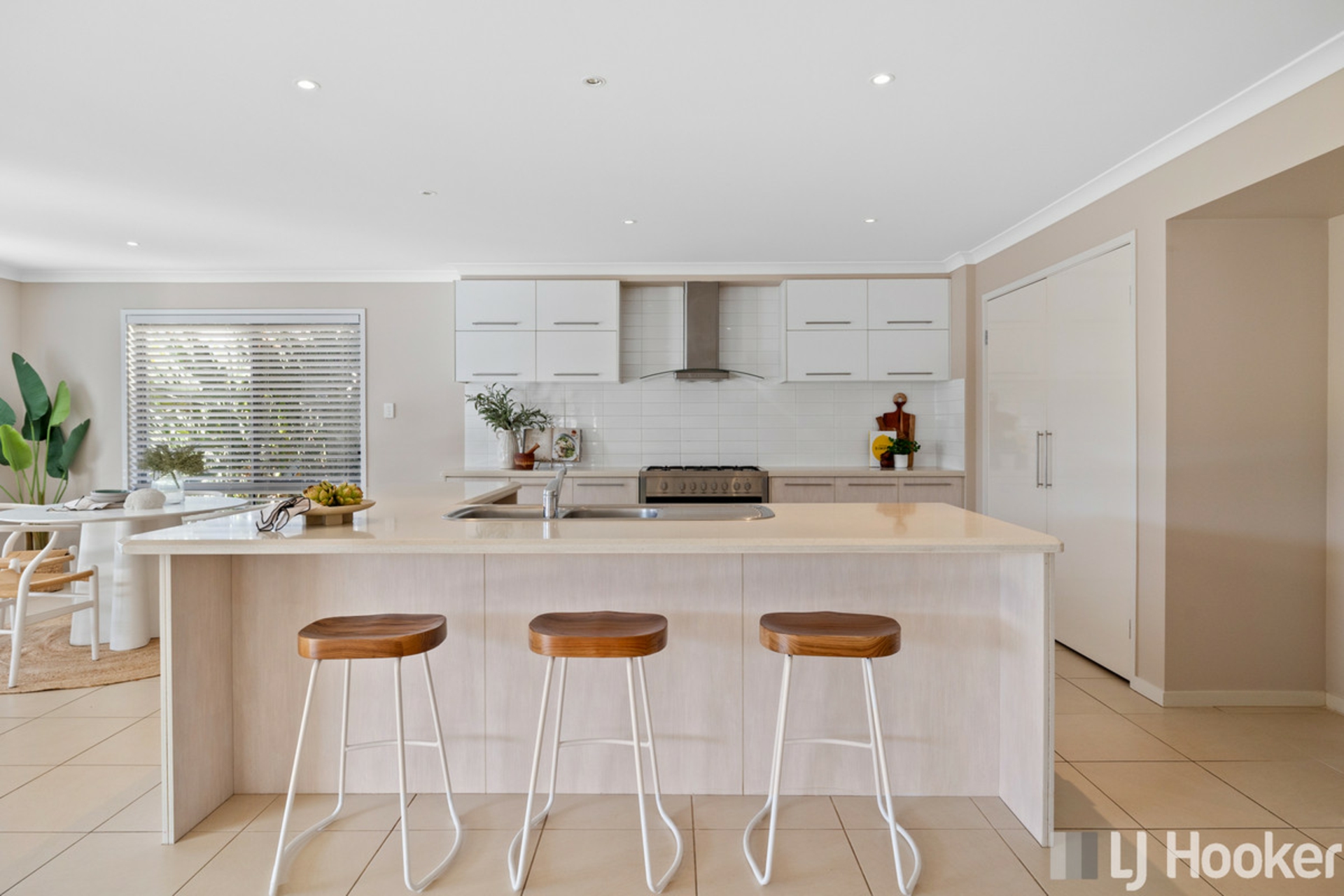 25 Whitby Place — photo 6 of 30
