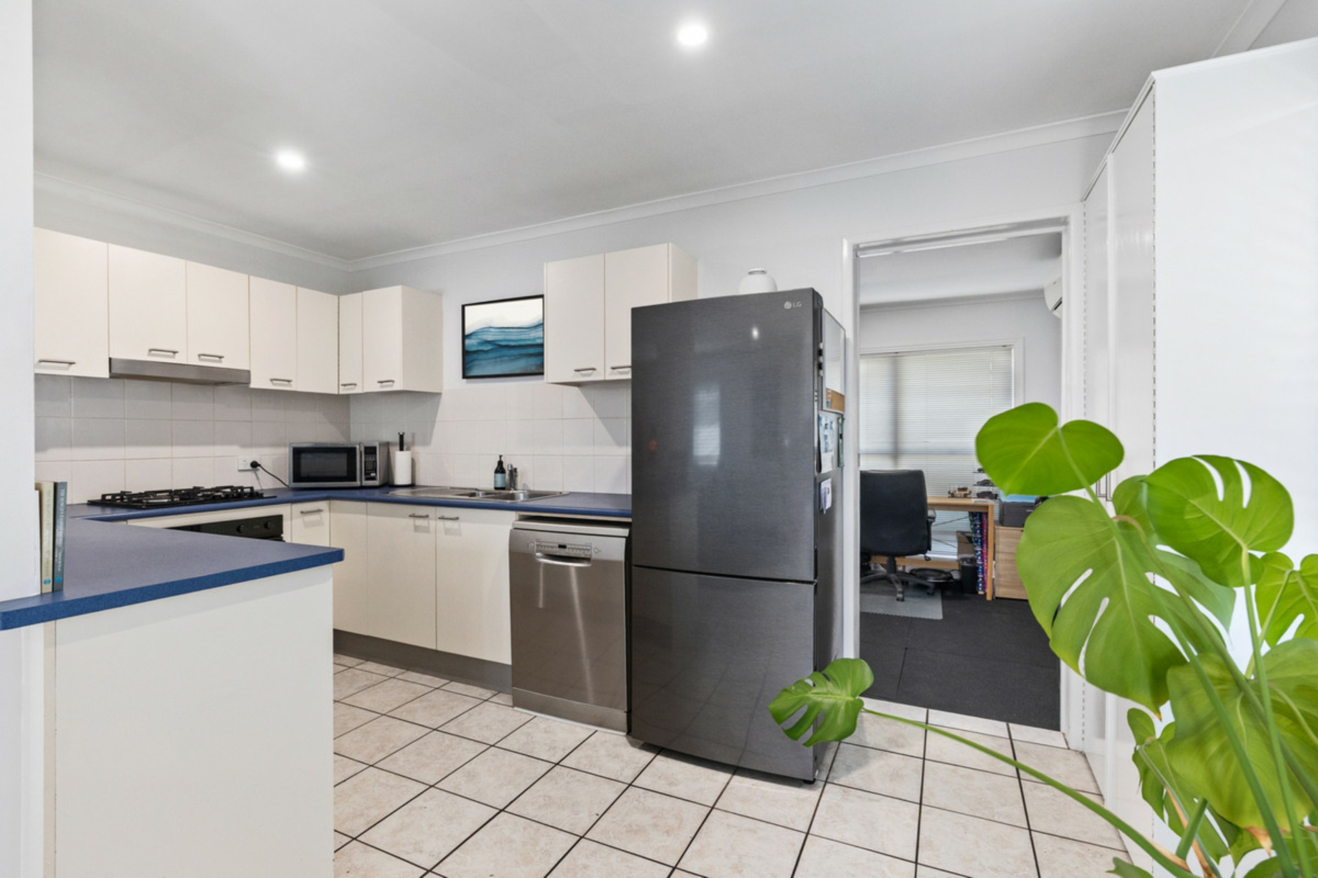 210 Bloomfield Street — photo 10 of 23