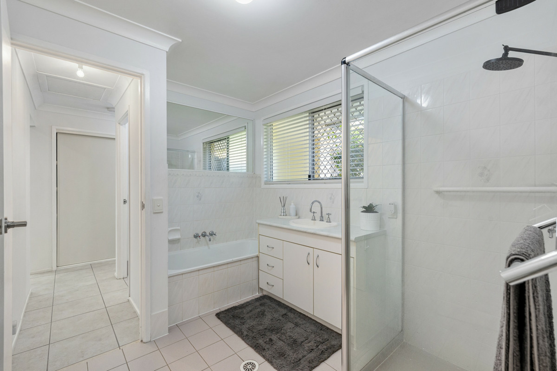 37 Grandis Crescent — photo 15 of 26