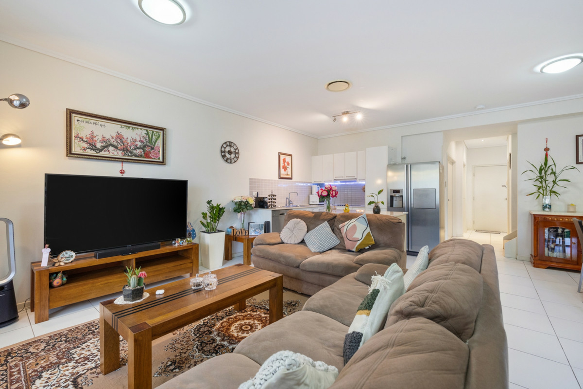 2/62-64 Island Street — photo 4 of 18