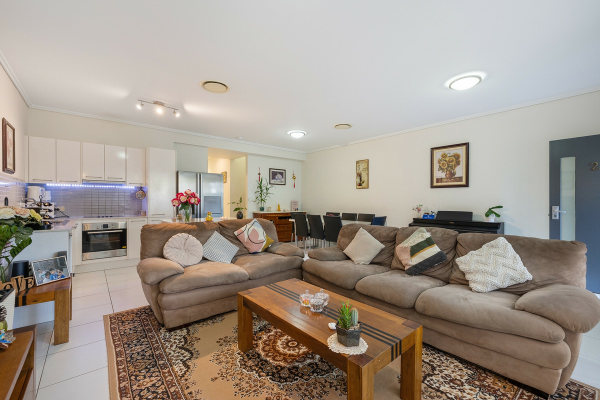 2/62-64 Island Street — photo 5 of 18