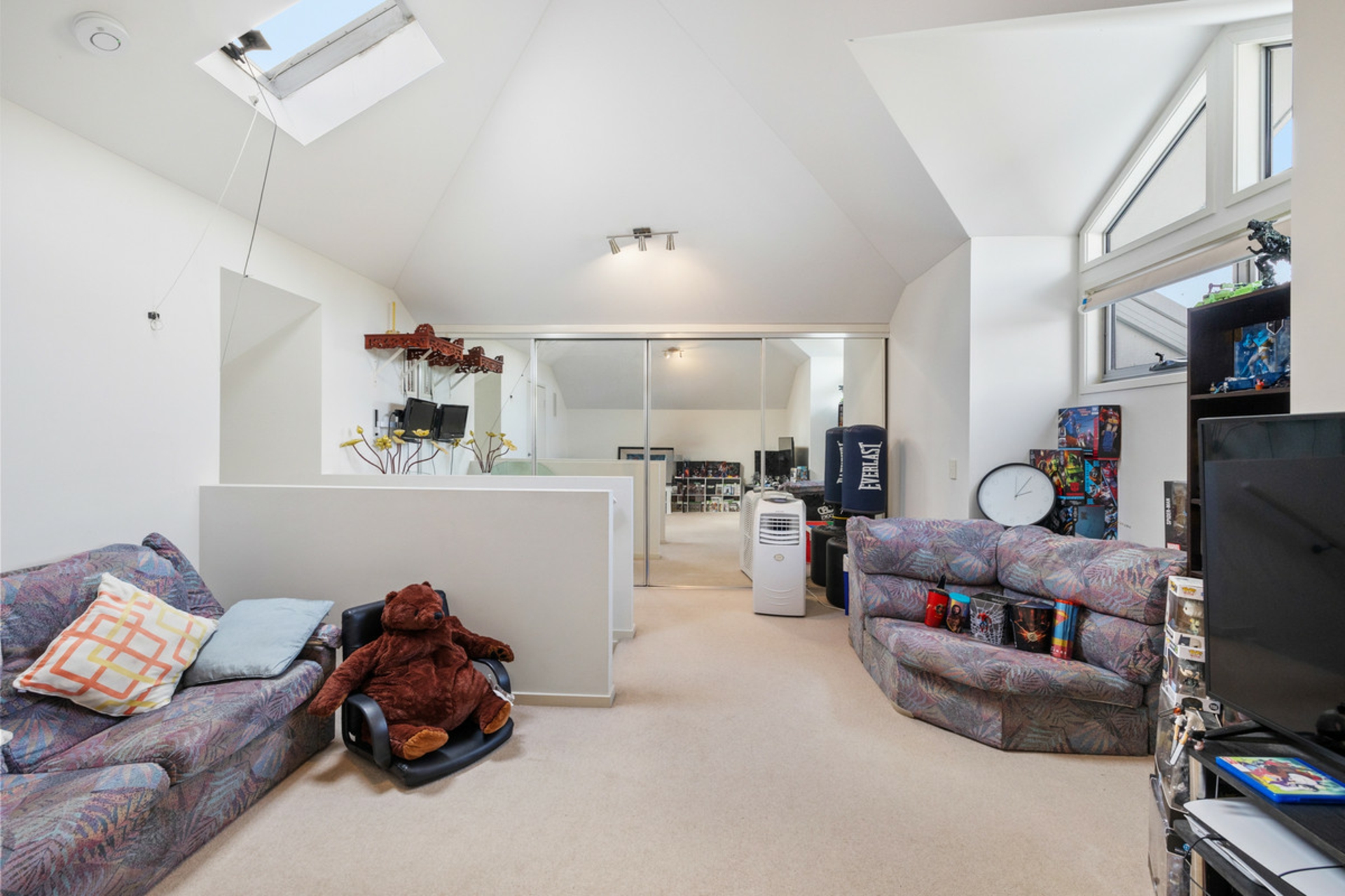 2/62-64 Island Street — photo 8 of 18