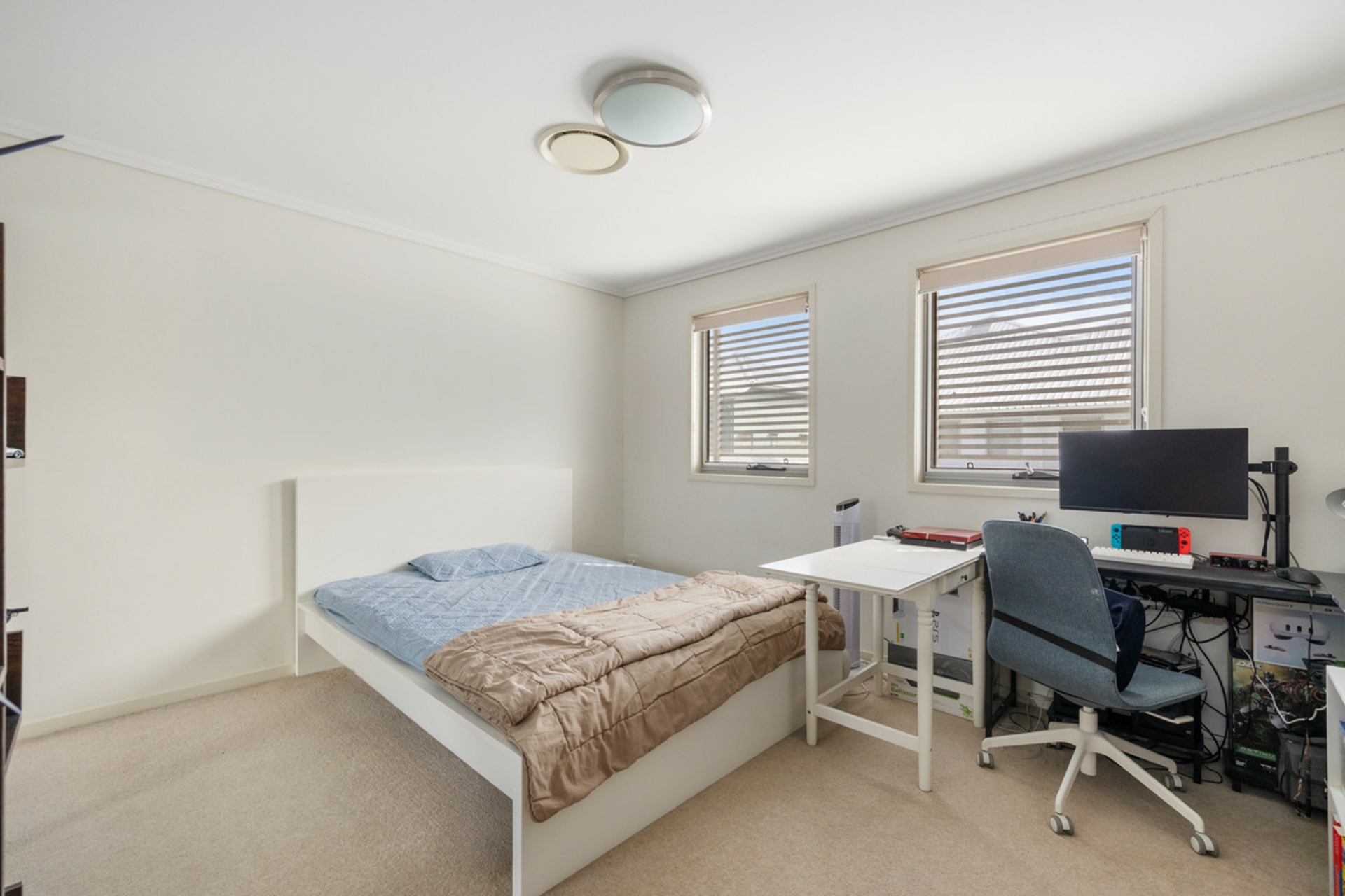 2/62-64 Island Street — photo 9 of 18