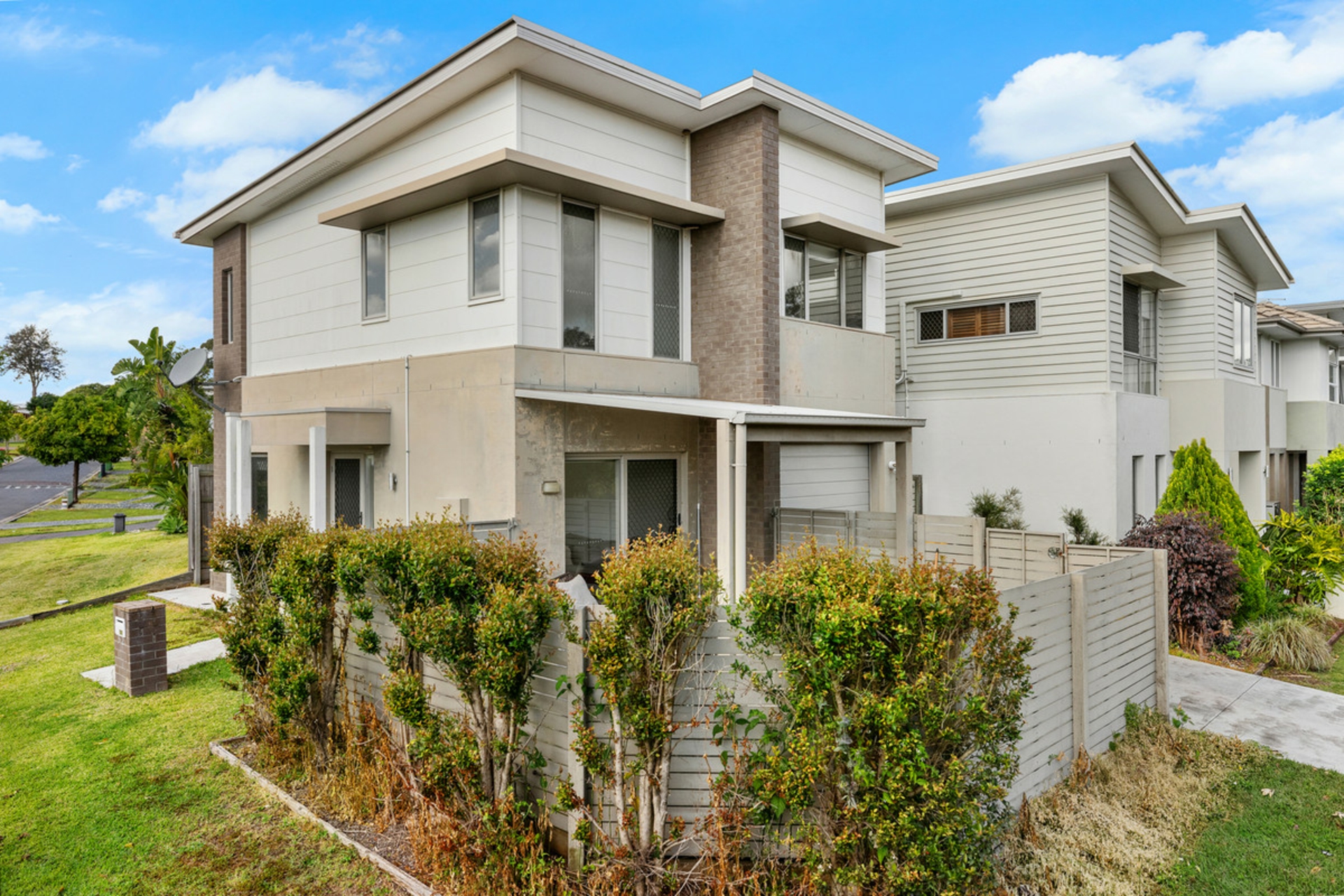 52 Cardwell Circuit — photo from LJ Hooker Property Centre