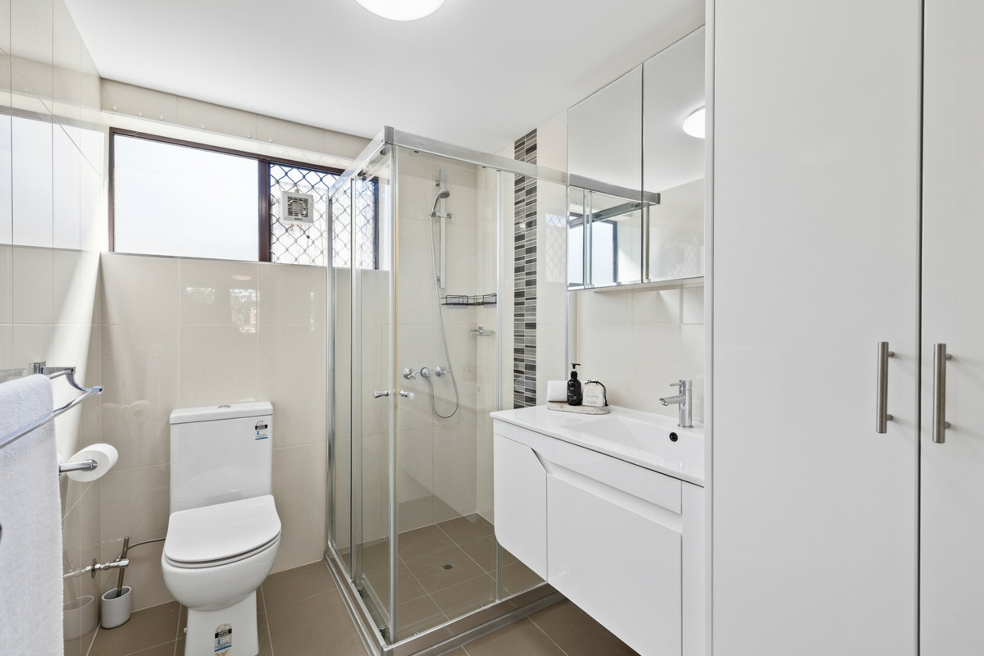 42 Cavell Street — photo 28 of 30
