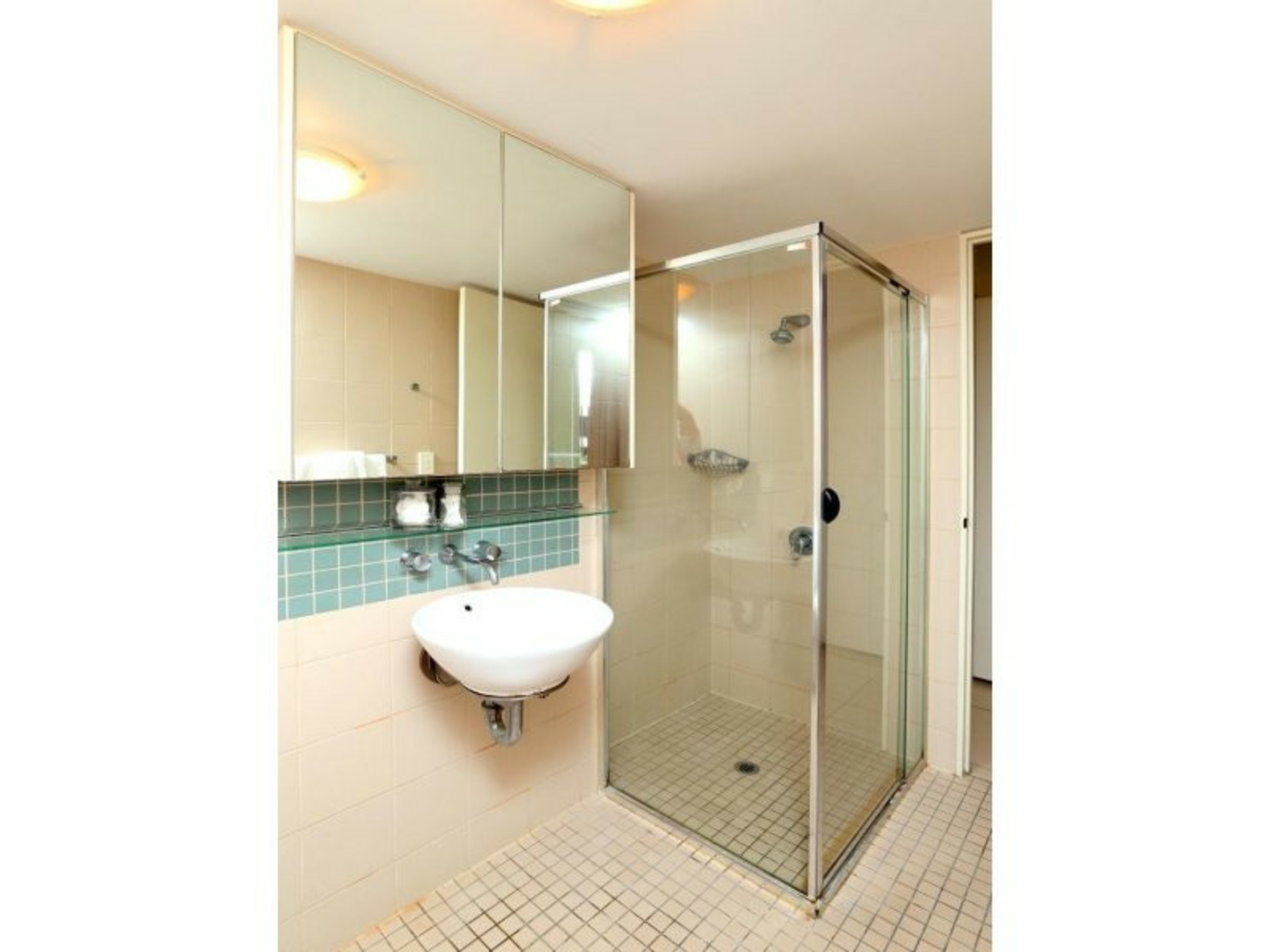 8/147-153 Lambert Street — photo 10 of 11