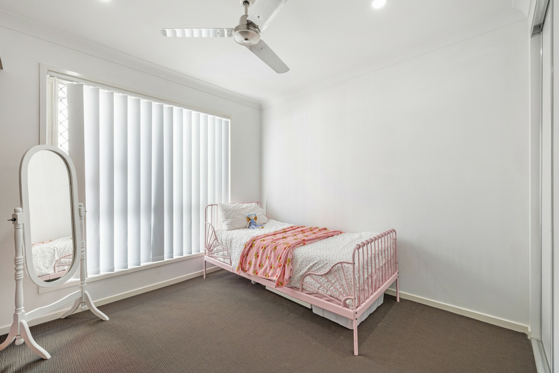 18 Seawater Street — photo 14 of 24