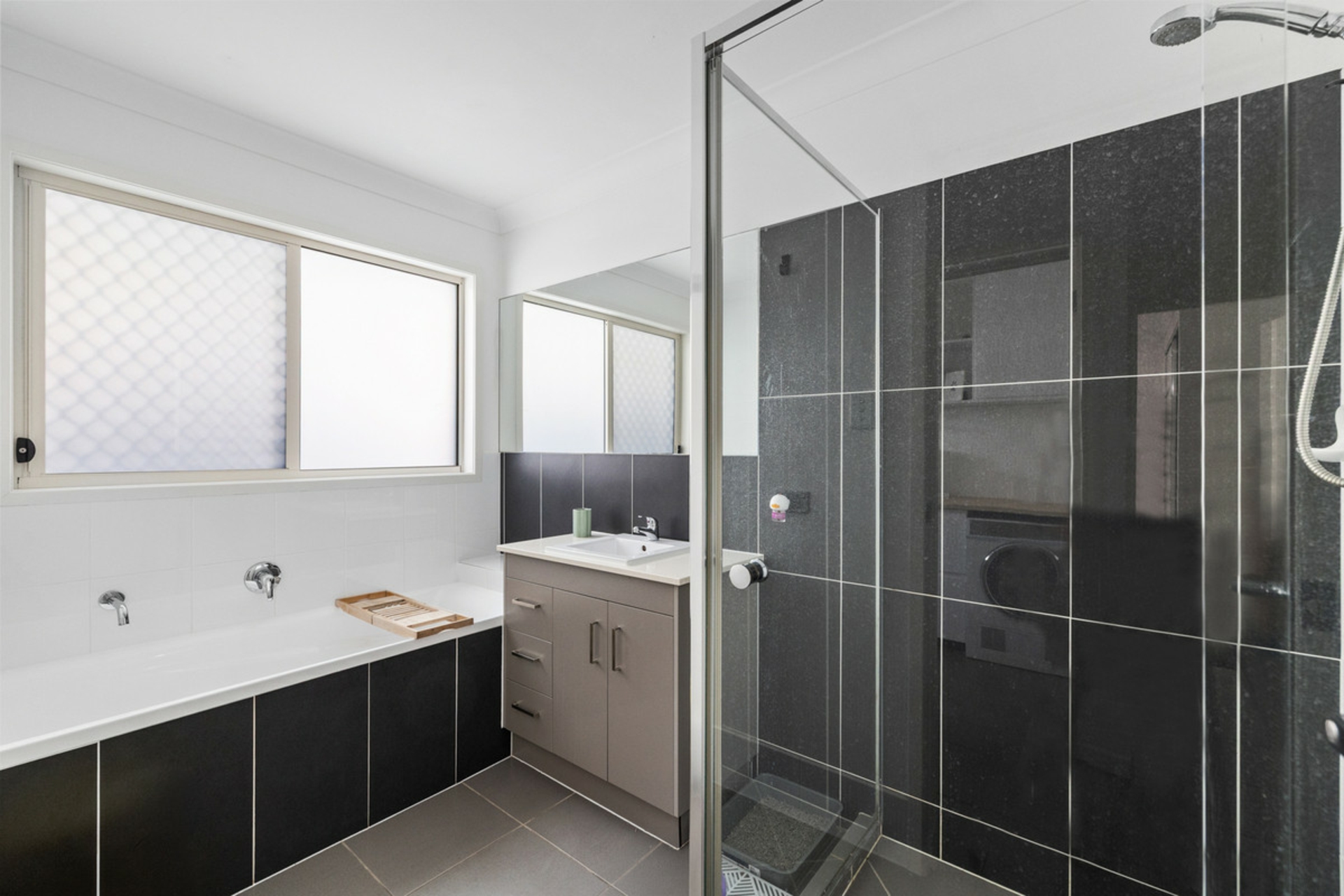 18 Seawater Street — photo 15 of 24