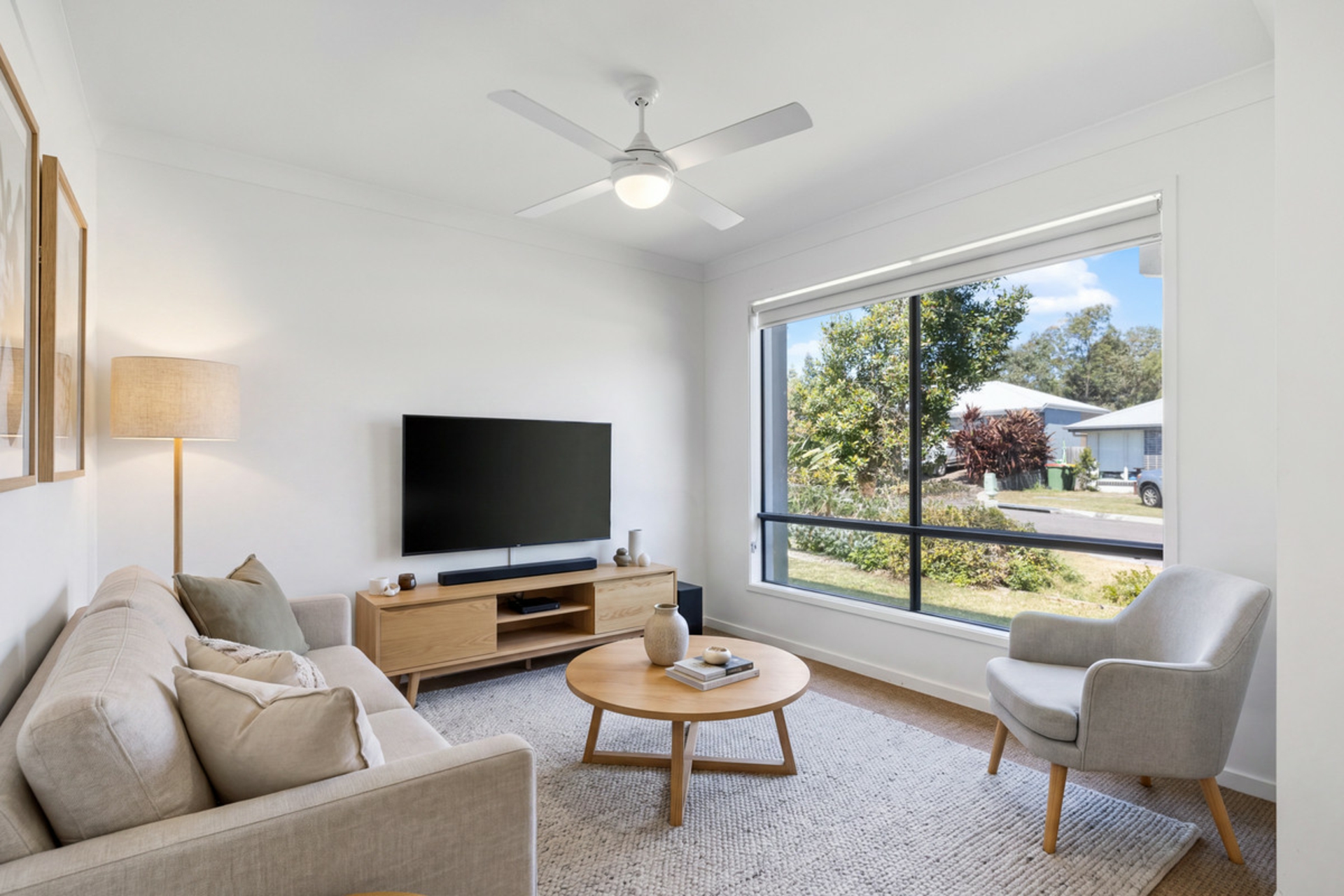 22 Viewland Crescent — photo 5 of 15