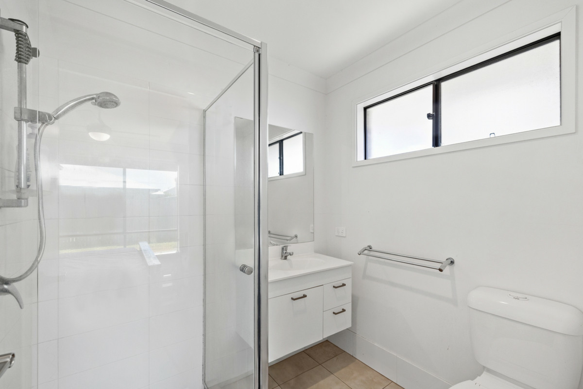 22 Viewland Crescent — photo 7 of 15