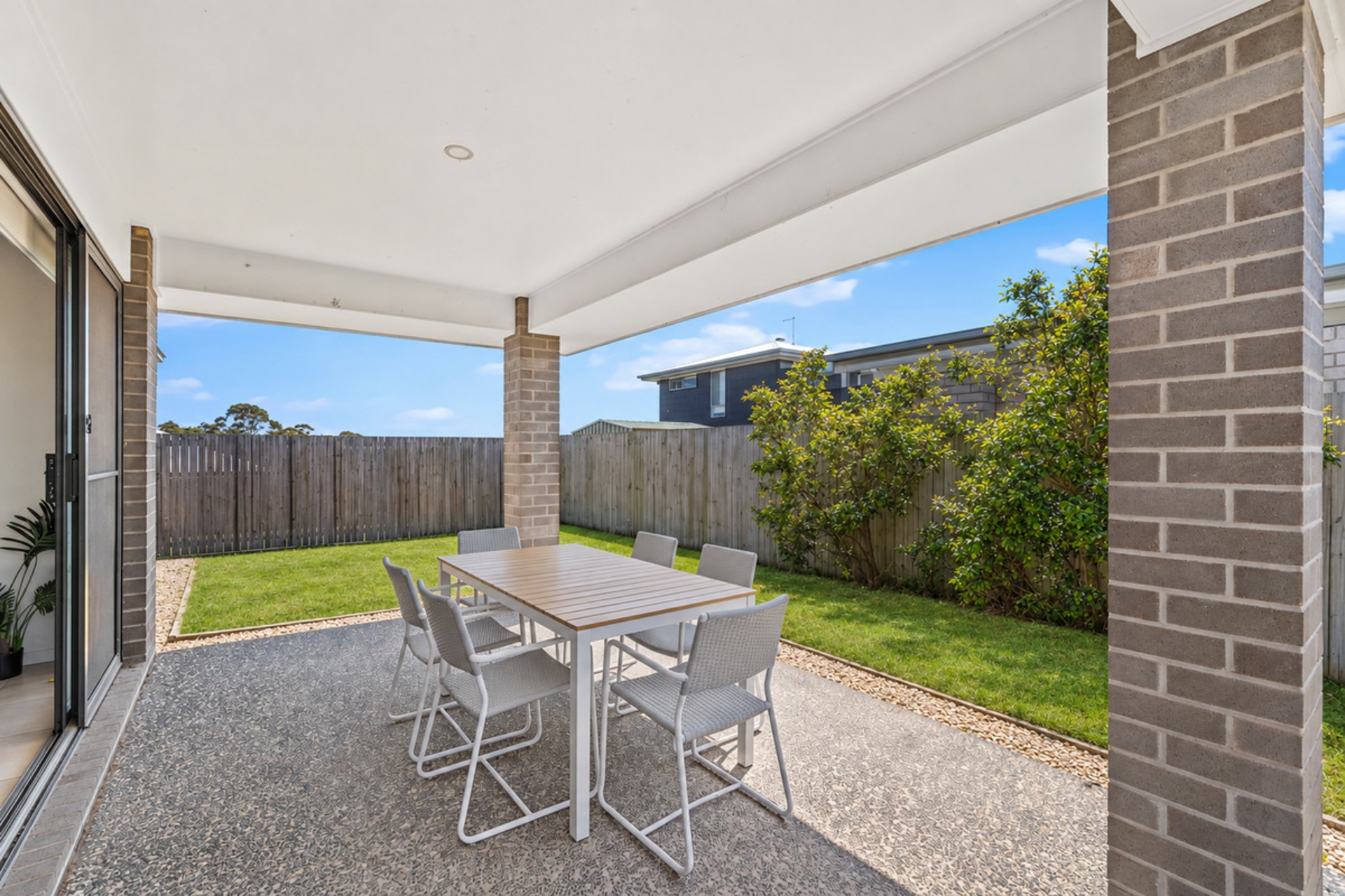 22 Viewland Crescent — photo 12 of 15