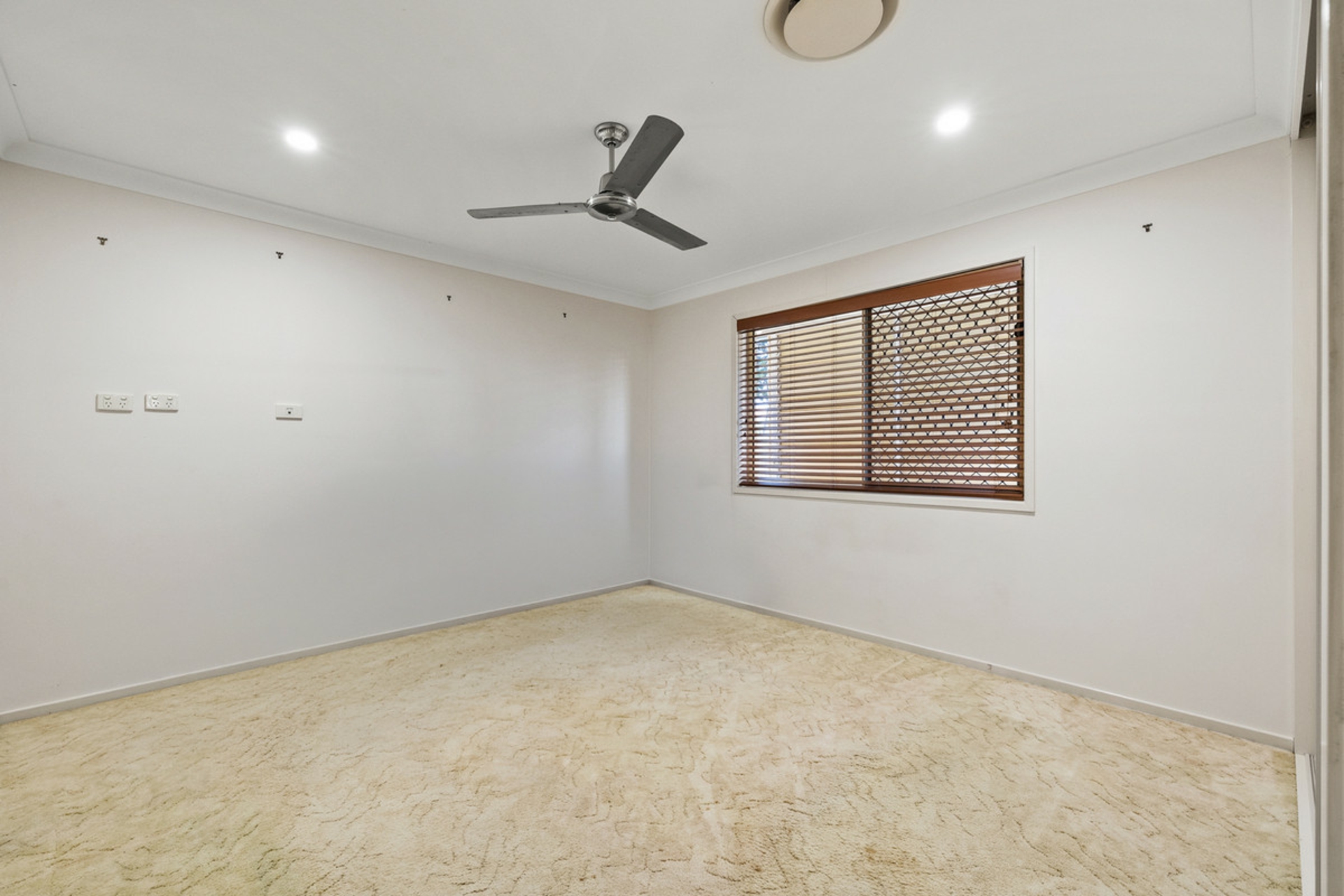 13 Raife Close — photo 16 of 23