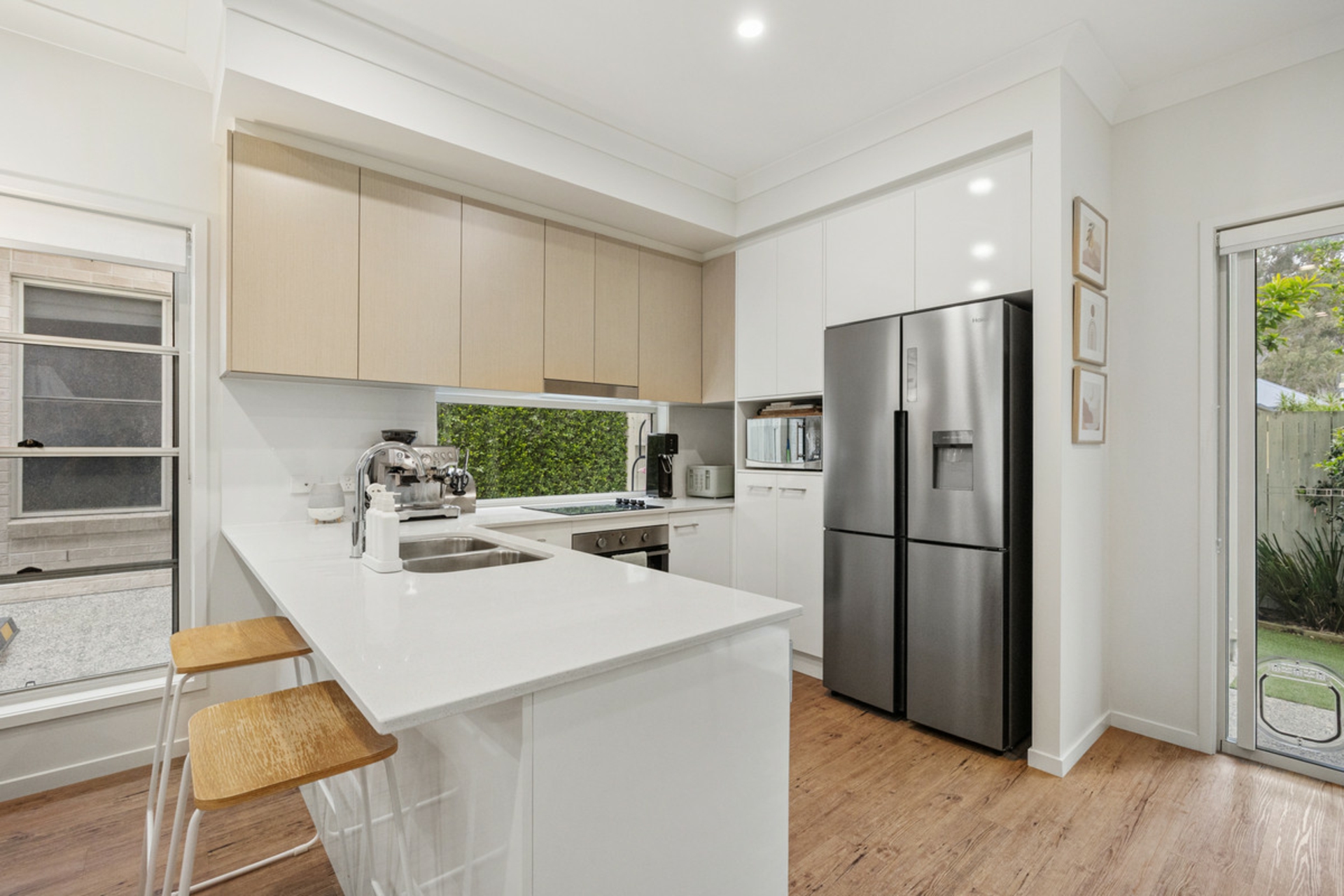 6/5-9 Victor Street — photo 3 of 19