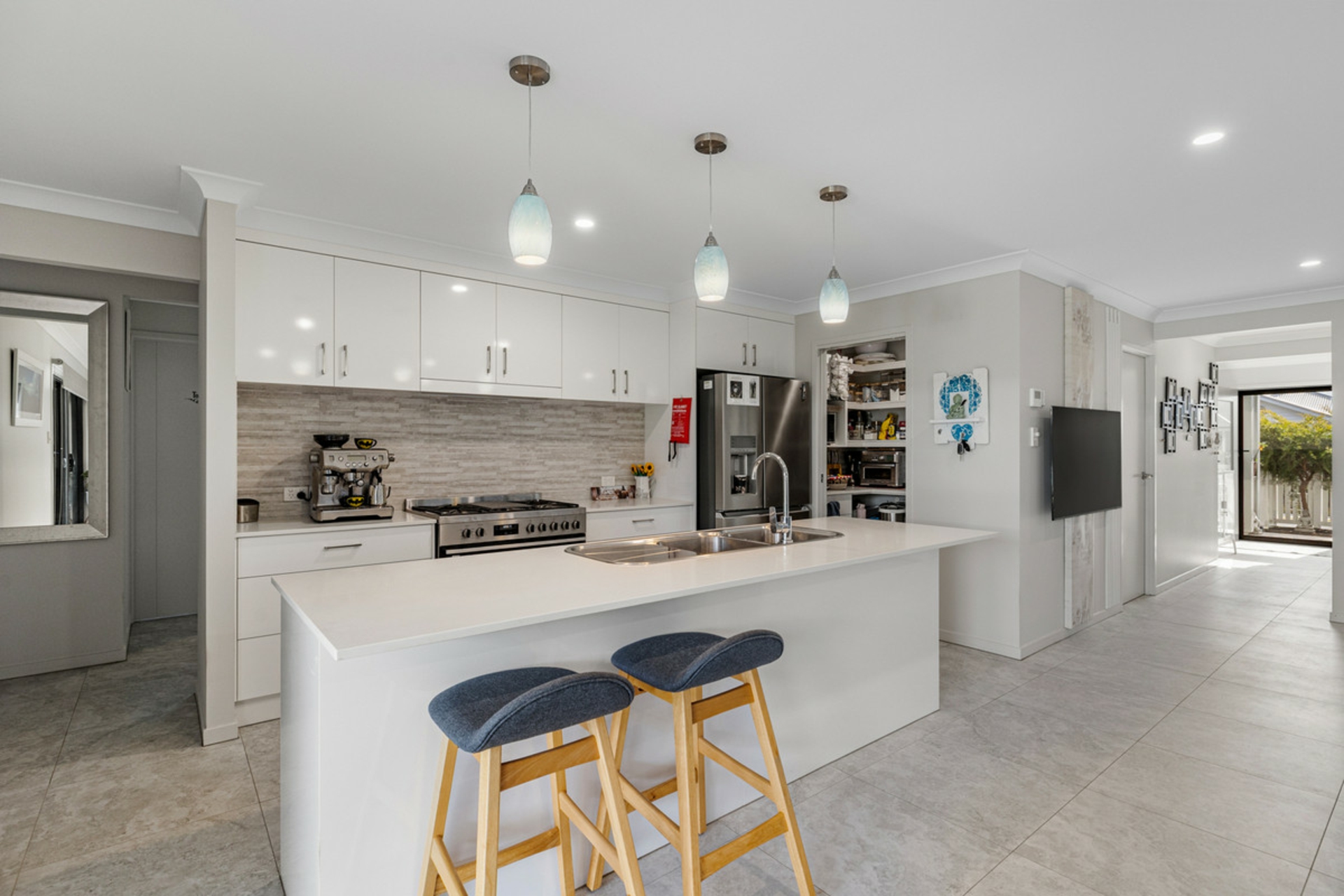13 Oates Crescent — photo 3 of 20