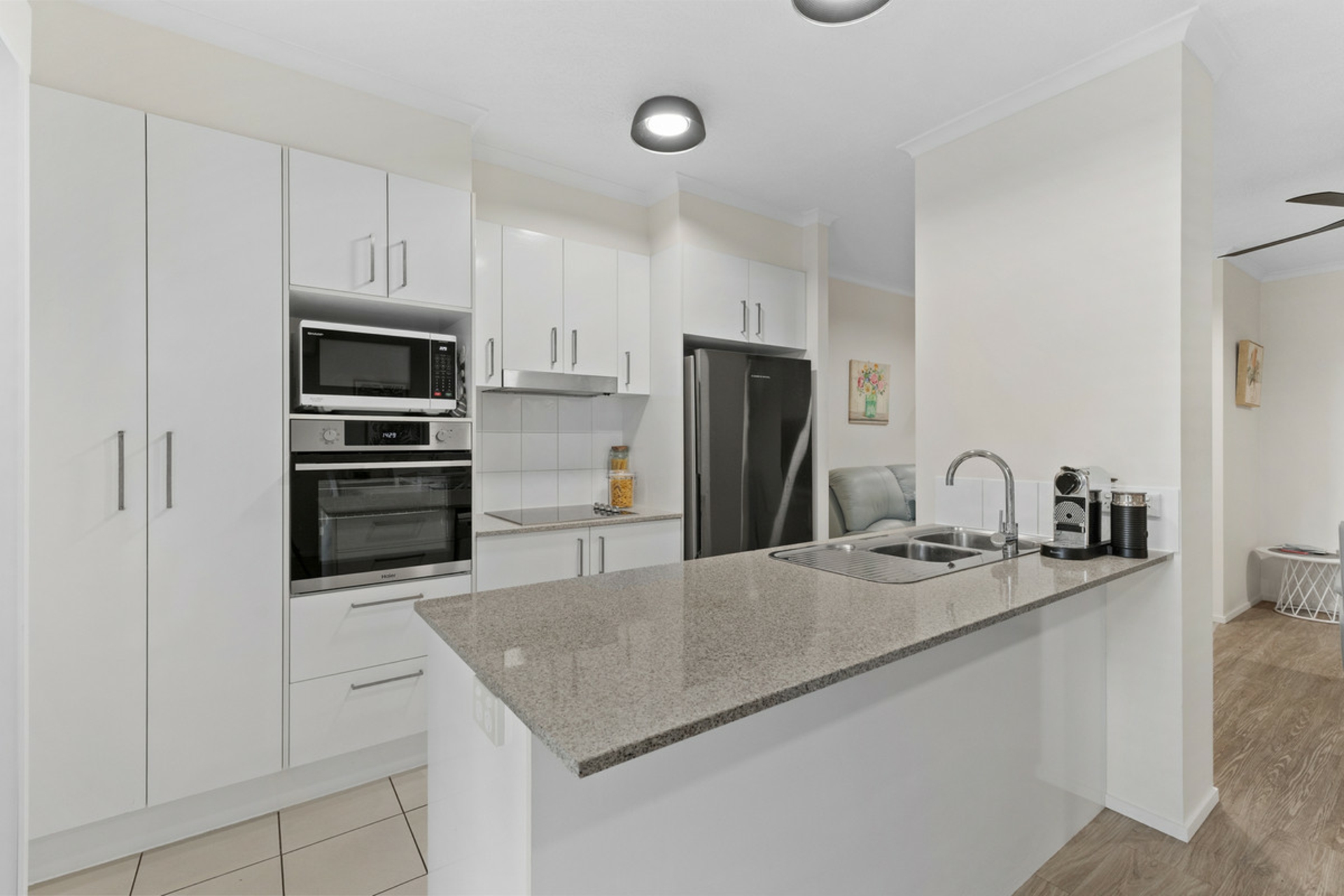 2/7-13 Shore Street East — photo 2 of 21