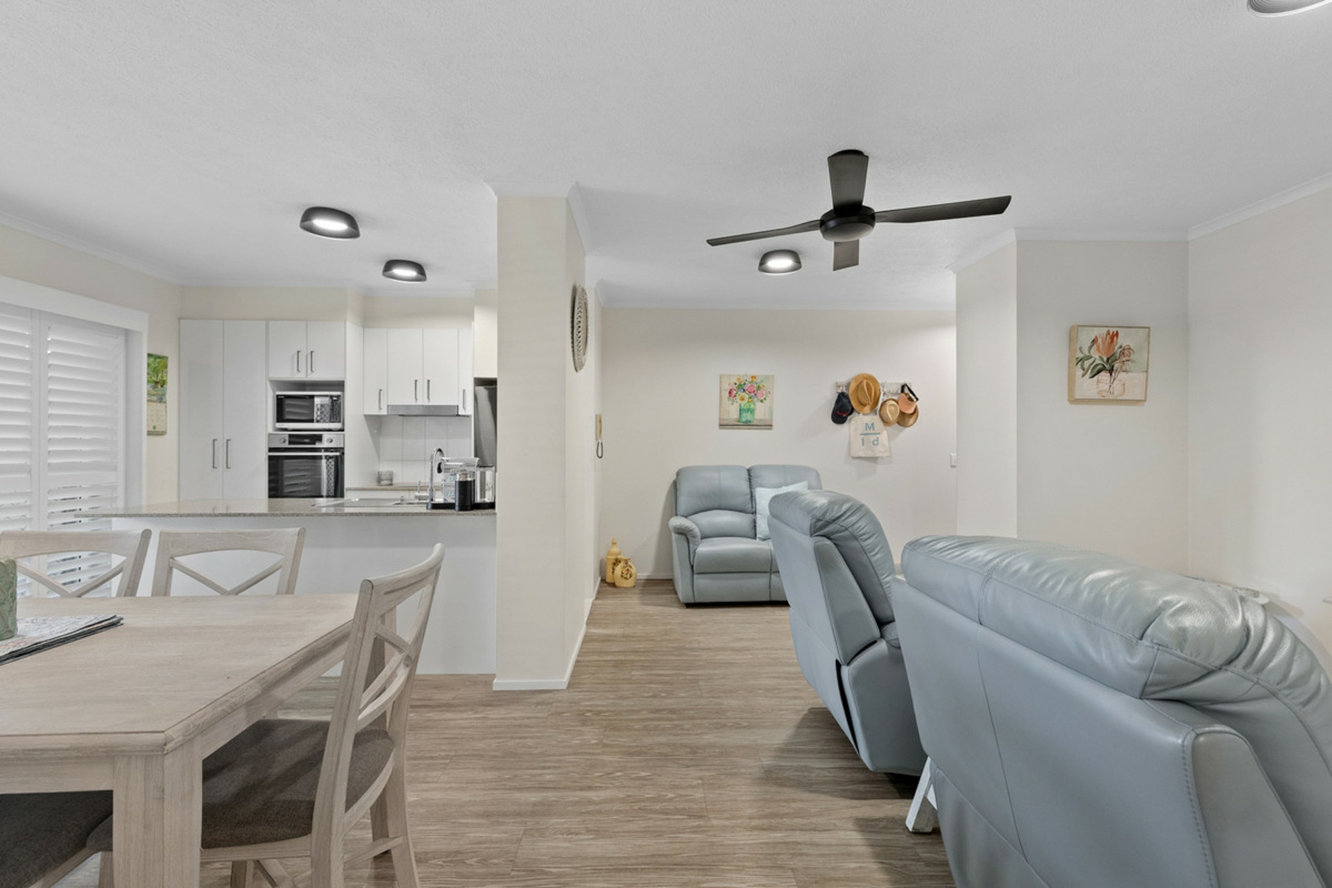 2/7-13 Shore Street East — photo 6 of 21