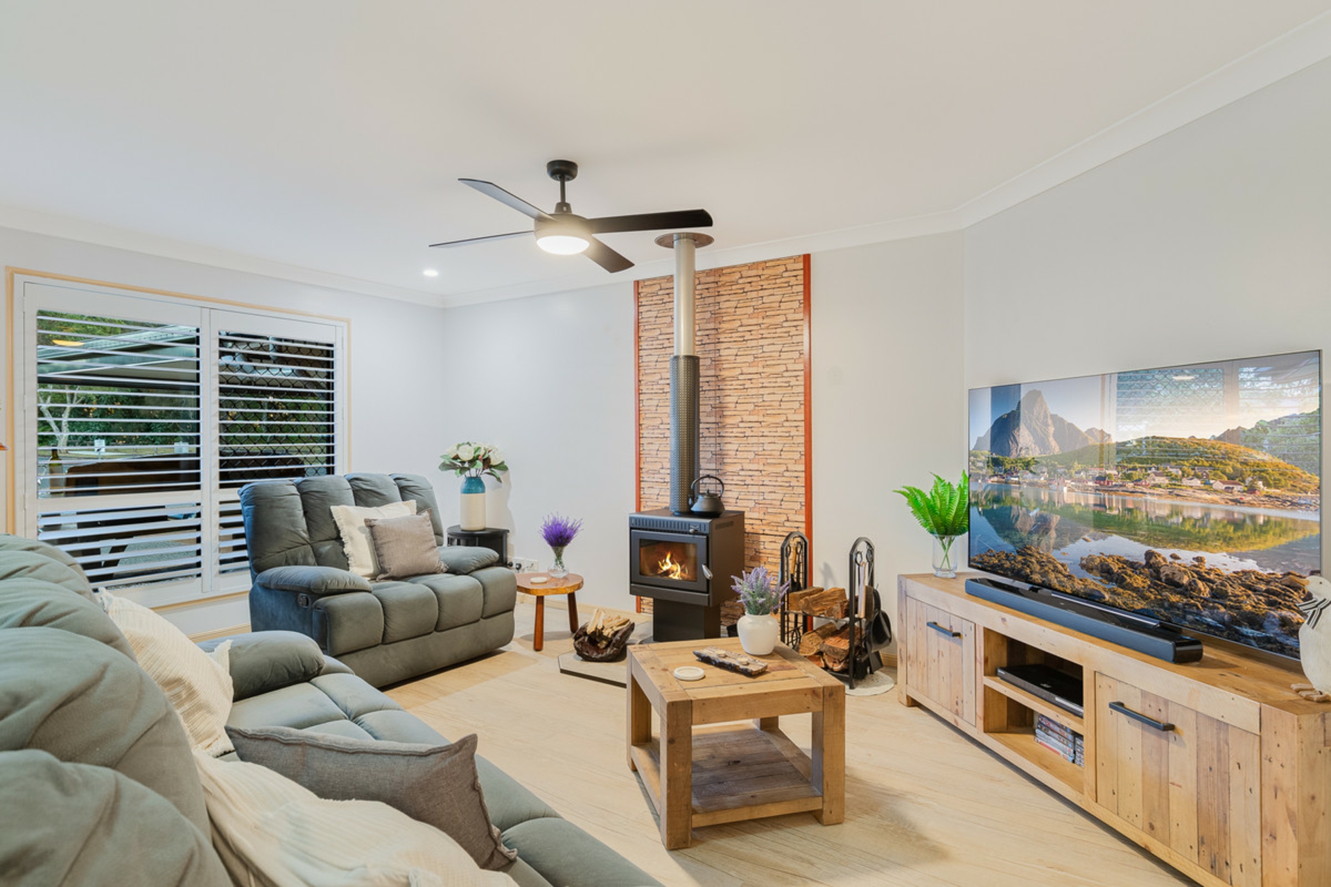 4 Seaholly Crescent — photo 4 of 29