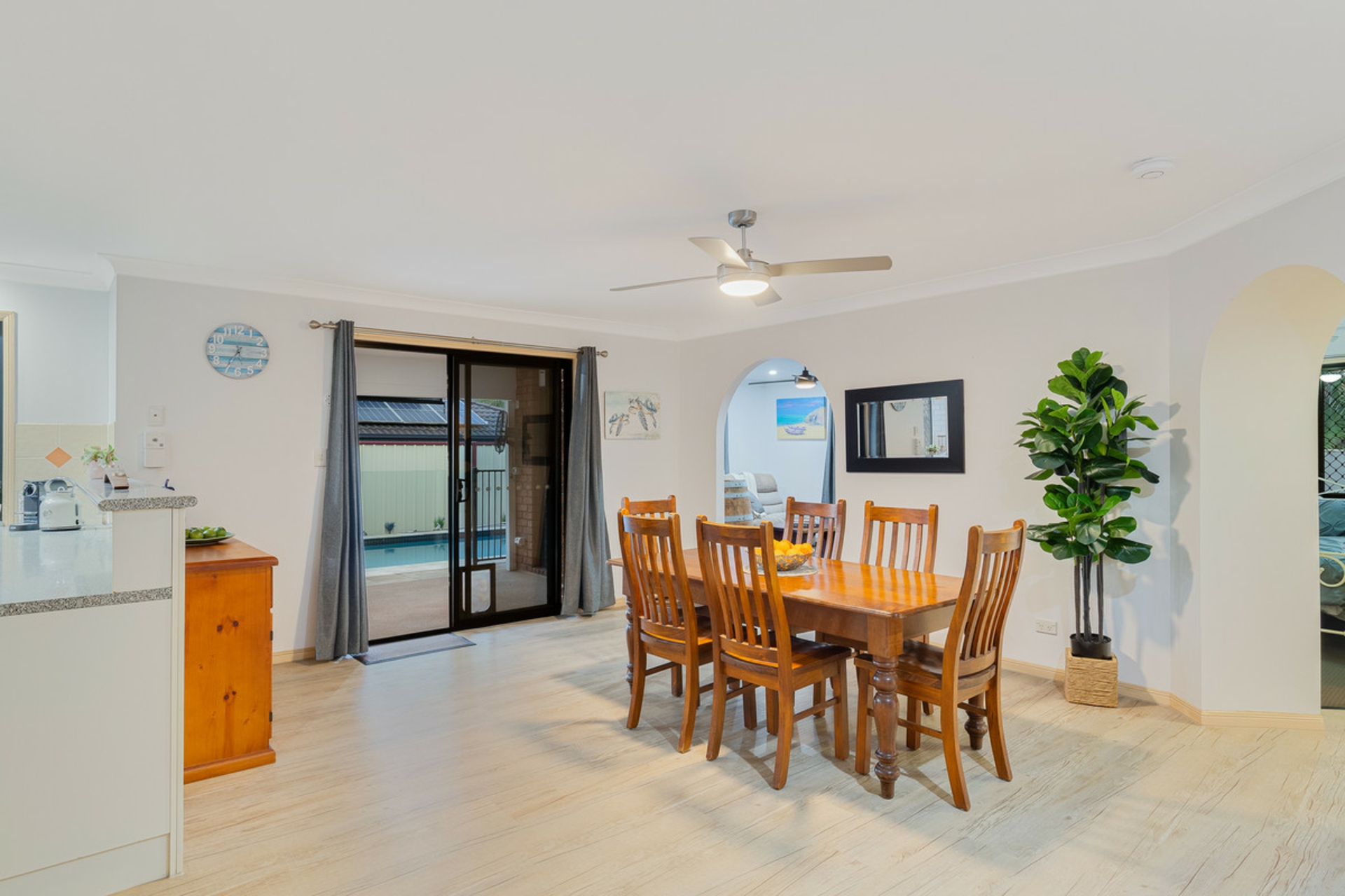 4 Seaholly Crescent — photo 7 of 29