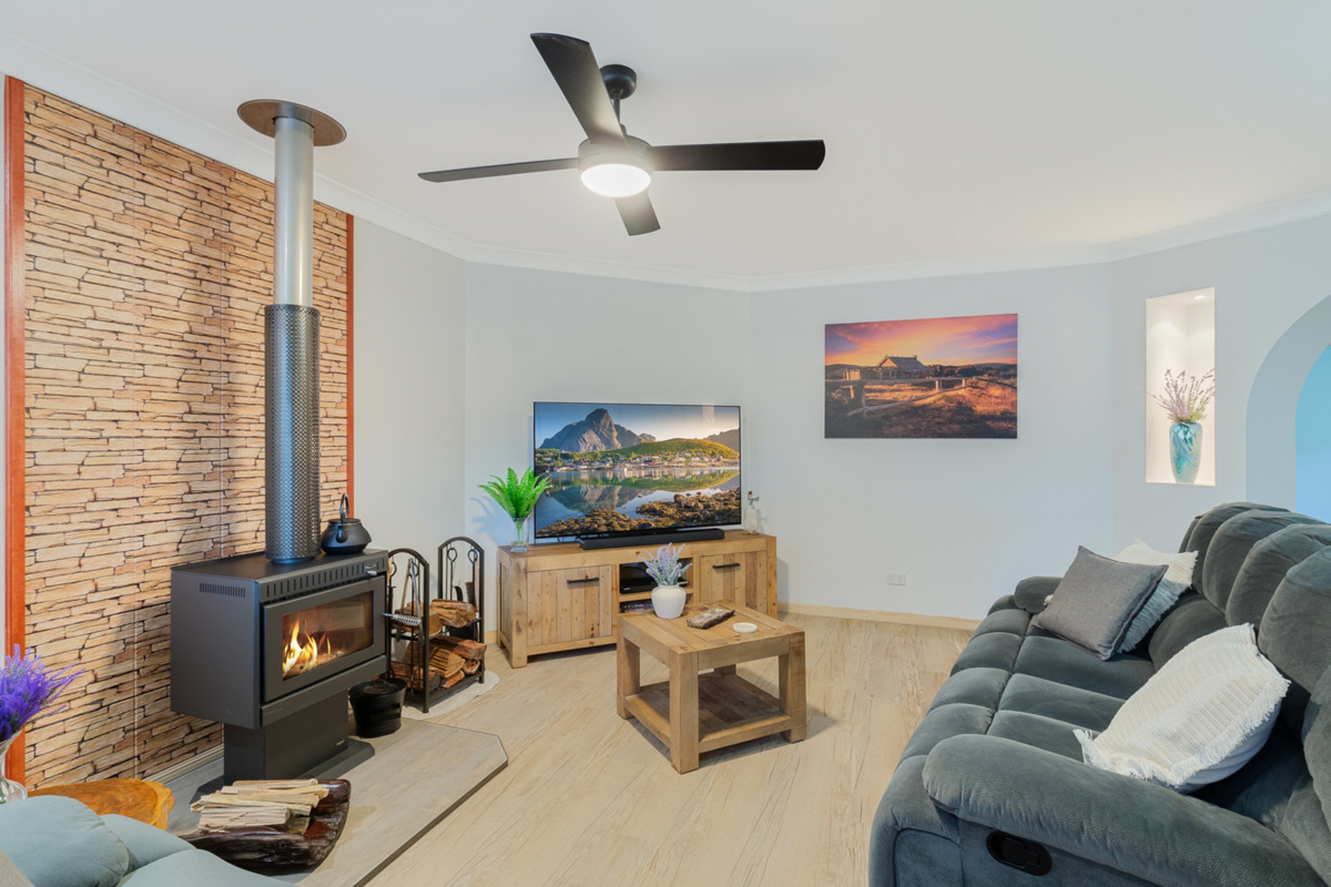 4 Seaholly Crescent — photo 11 of 29