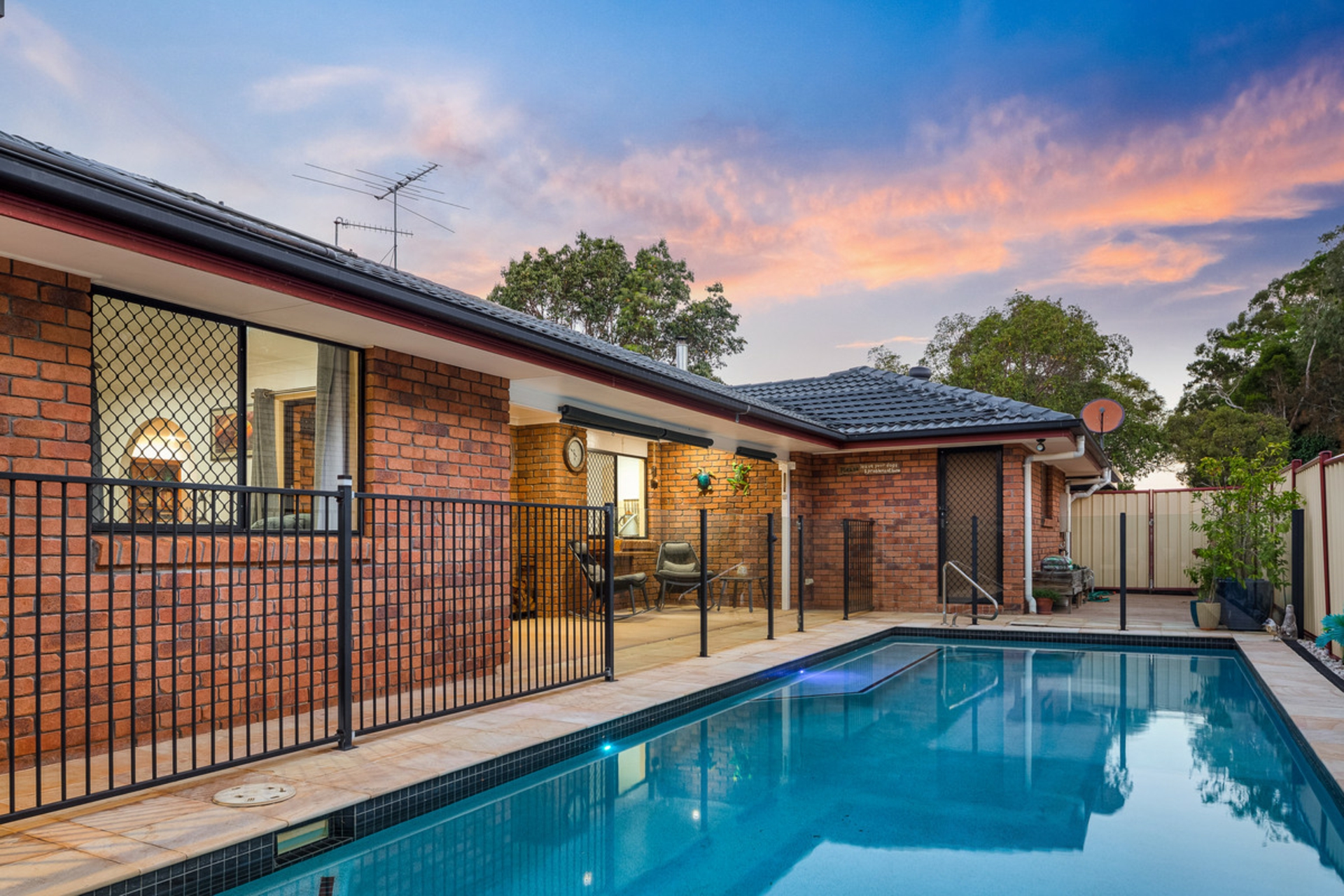 4 Seaholly Crescent — photo 16 of 29