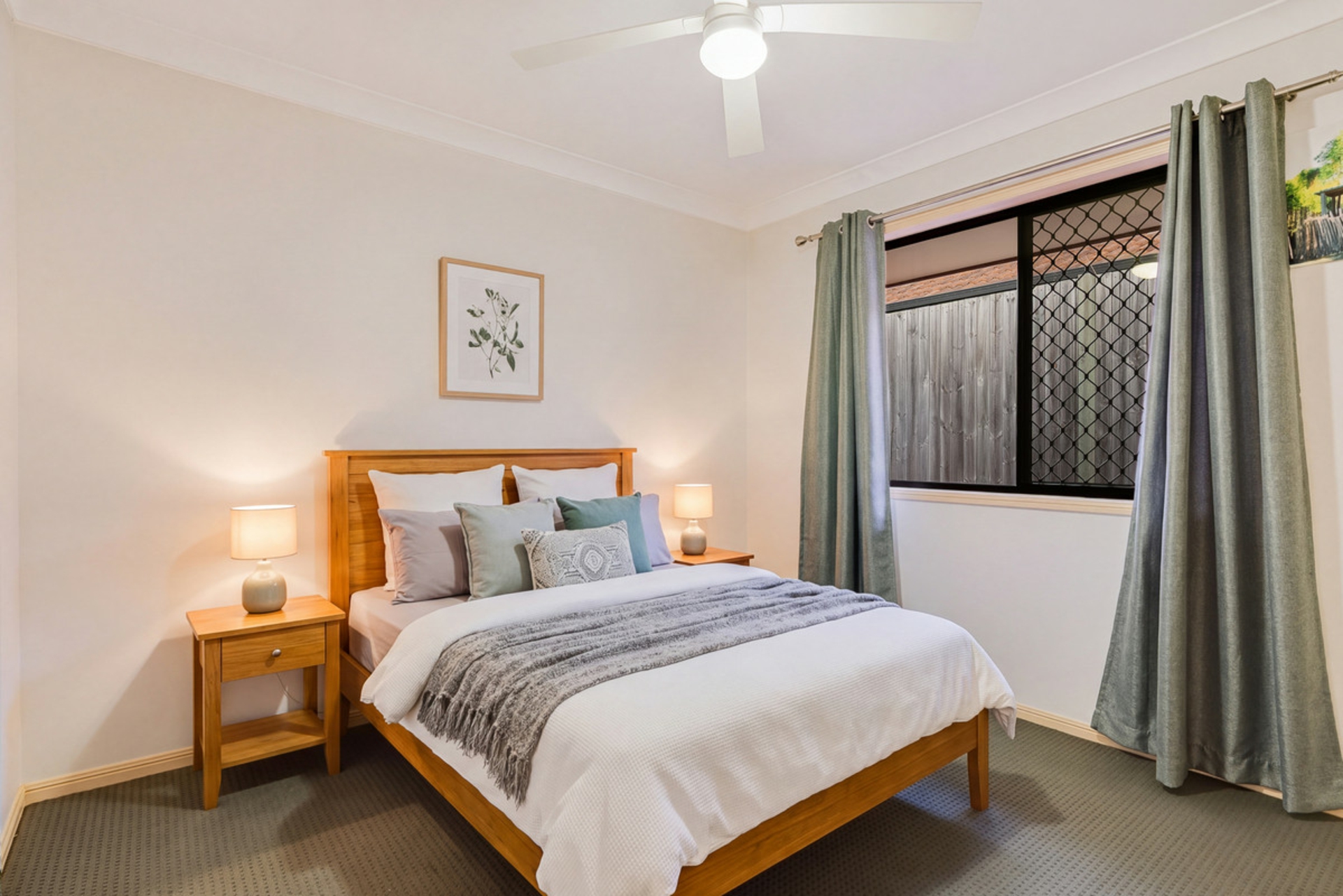 4 Seaholly Crescent — photo 20 of 29