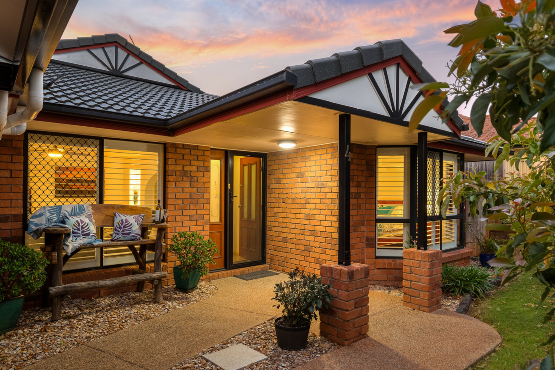 4 Seaholly Crescent — photo 26 of 29