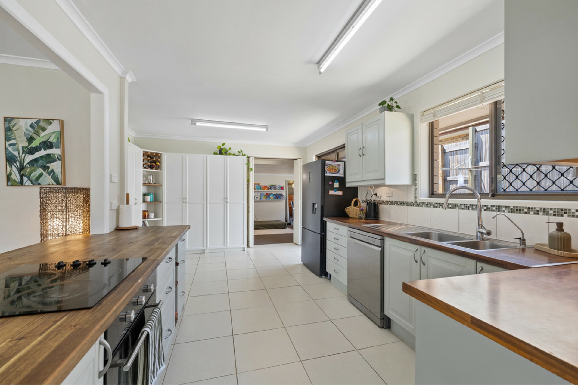 9 Earls Court — photo 5 of 20
