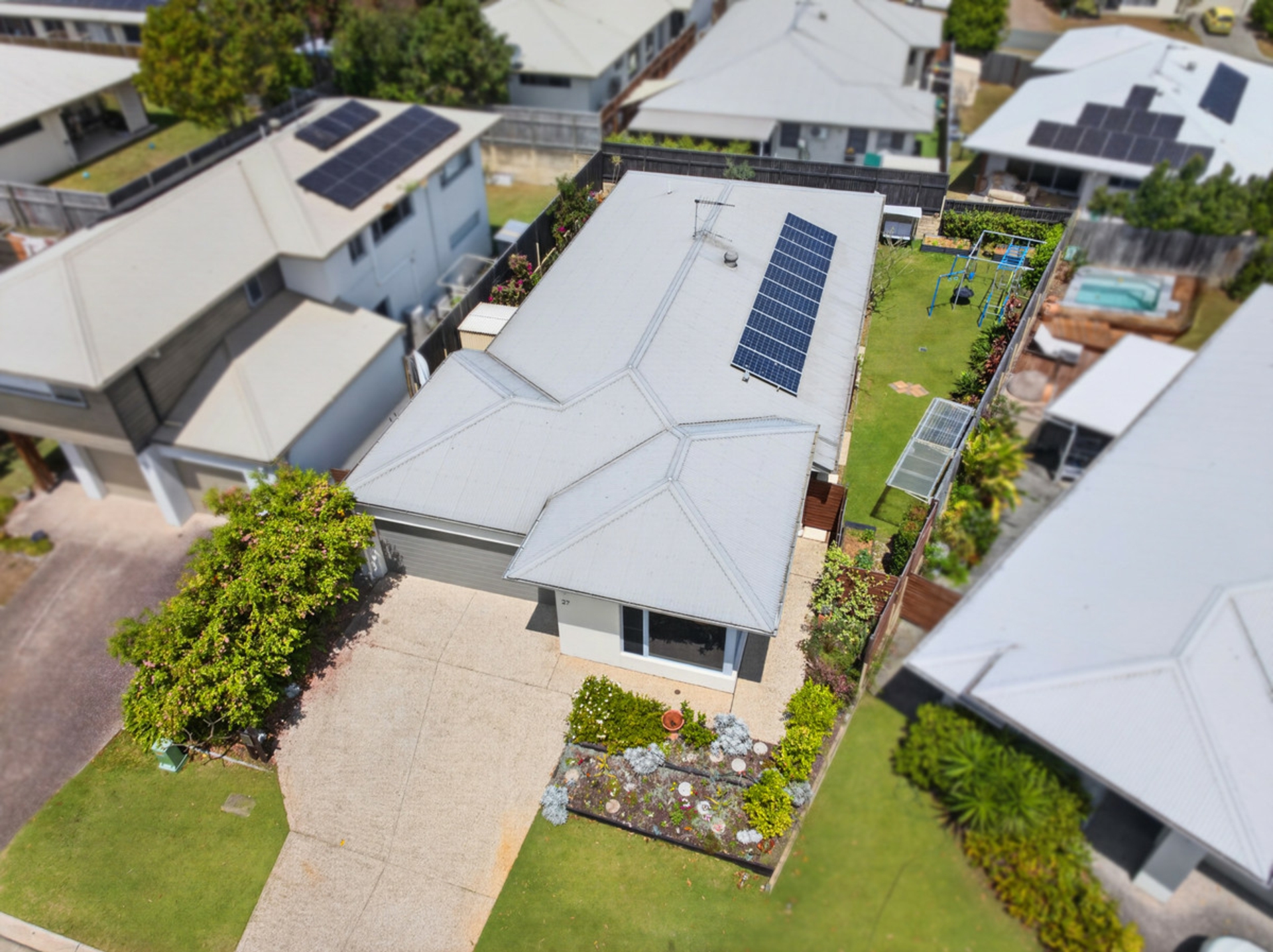 27 Ravenbourne Circuit — photo from LJ Hooker Property Centre