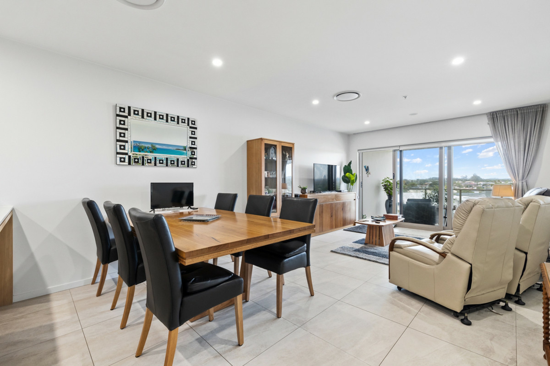 24/136 Broadwater Terrace — photo 5 of 16