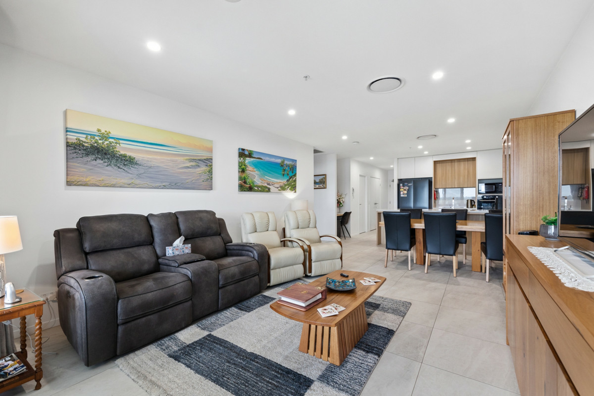 24/136 Broadwater Terrace — photo 6 of 16