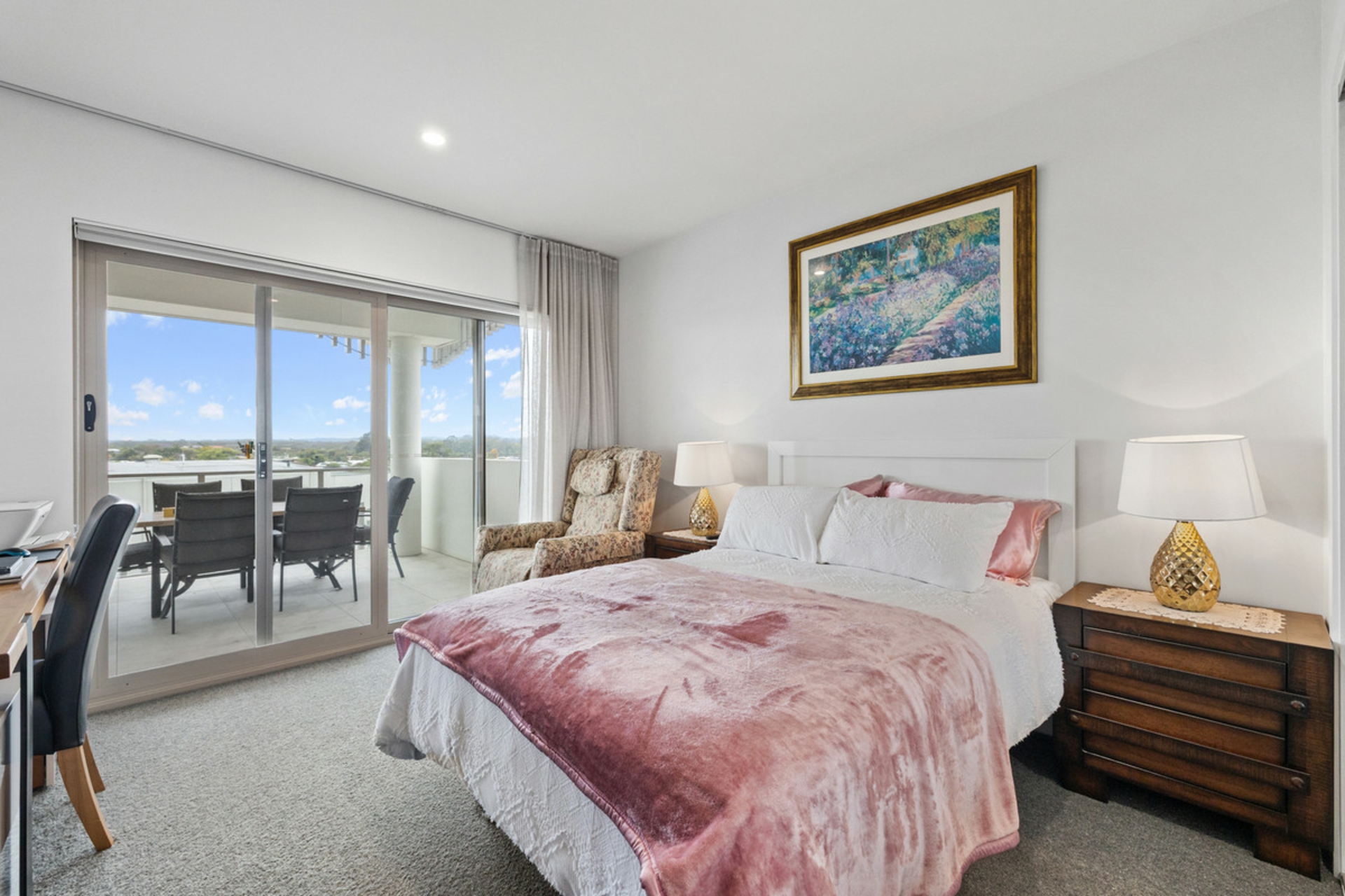 24/136 Broadwater Terrace — photo 7 of 16